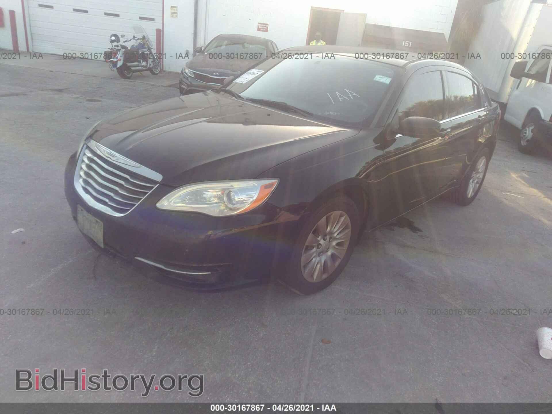 2012 CHRYSLER 200 - VIN: 1C3CCBAB9CN330697 - Фото 2