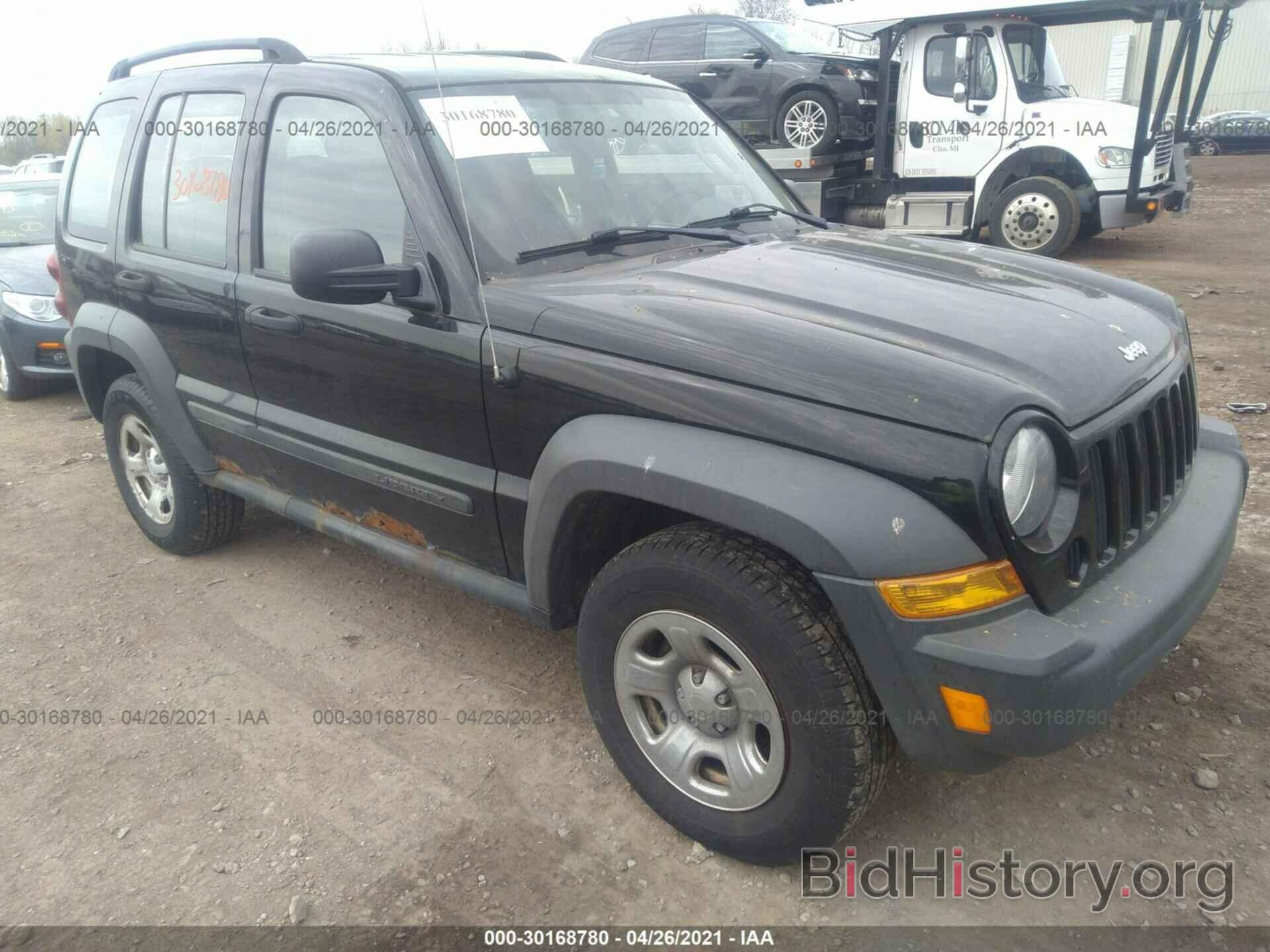 Photo 1J4GL48K26W248172 - JEEP LIBERTY 2006