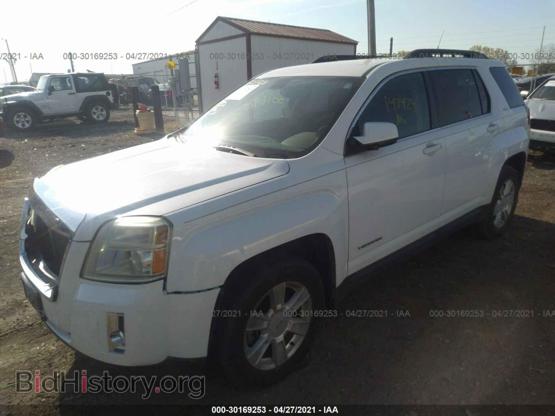 2011 GMC TERRAIN - VIN: 2CTALSEC0B6225253 - Photo 2