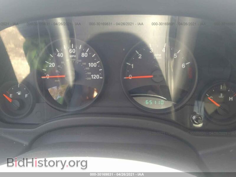 2010 Jeep COMPASS (VIN 1J4NF4FB2AD511282) — photo 7 of 11