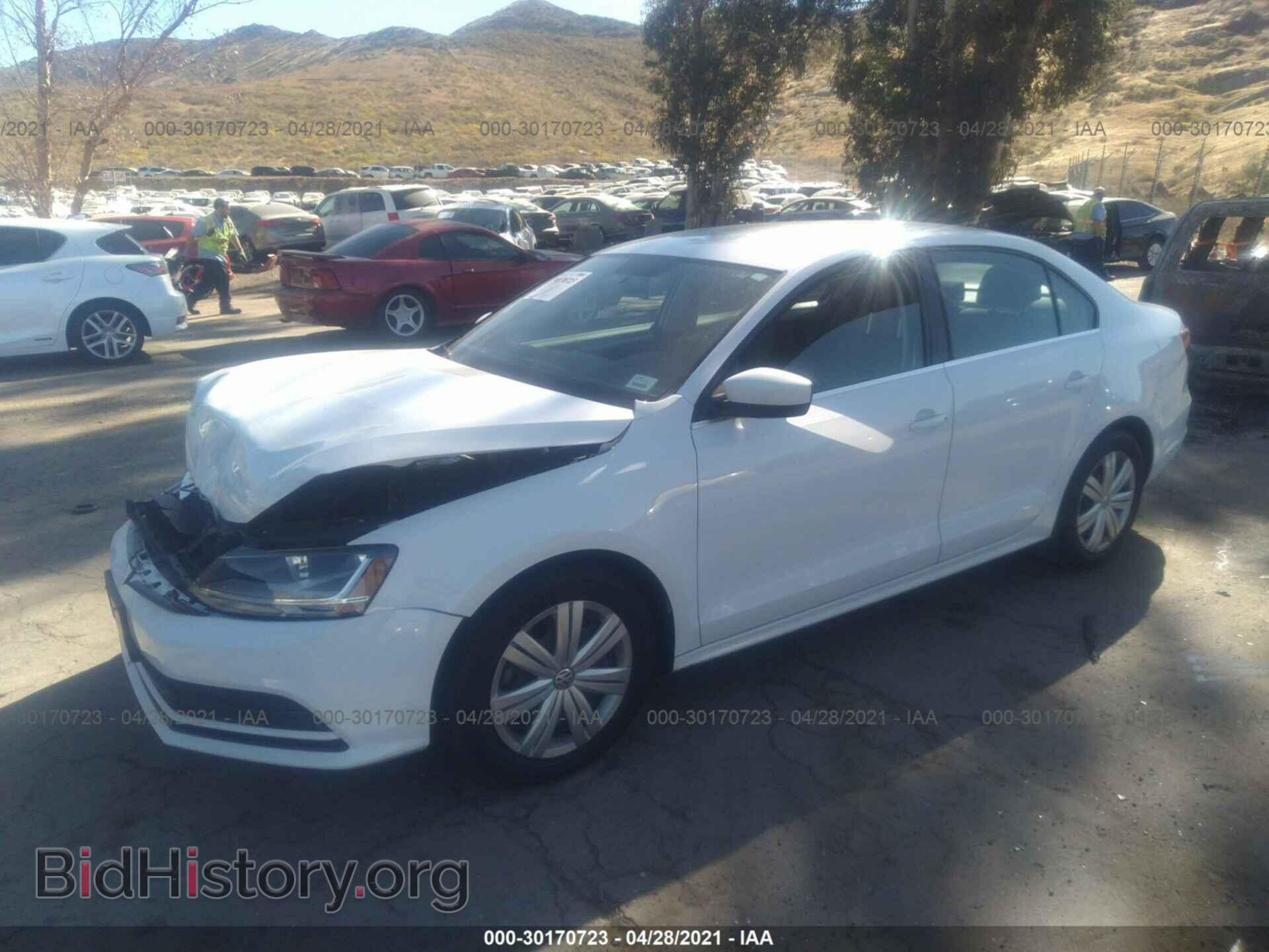 2017 VOLKSWAGEN JETTA - VIN: 3VW2B7AJ4HM265657 - Фото 2
