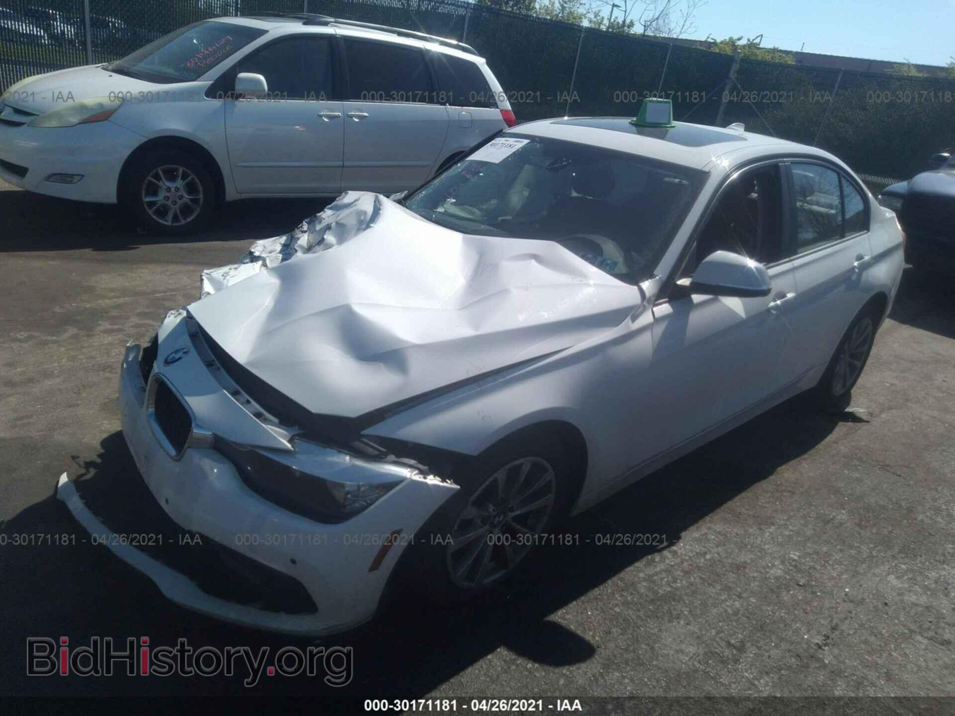 2016 BMW 3 SERIES - VIN: WBA8E5G56GNU21072 - Фото 2