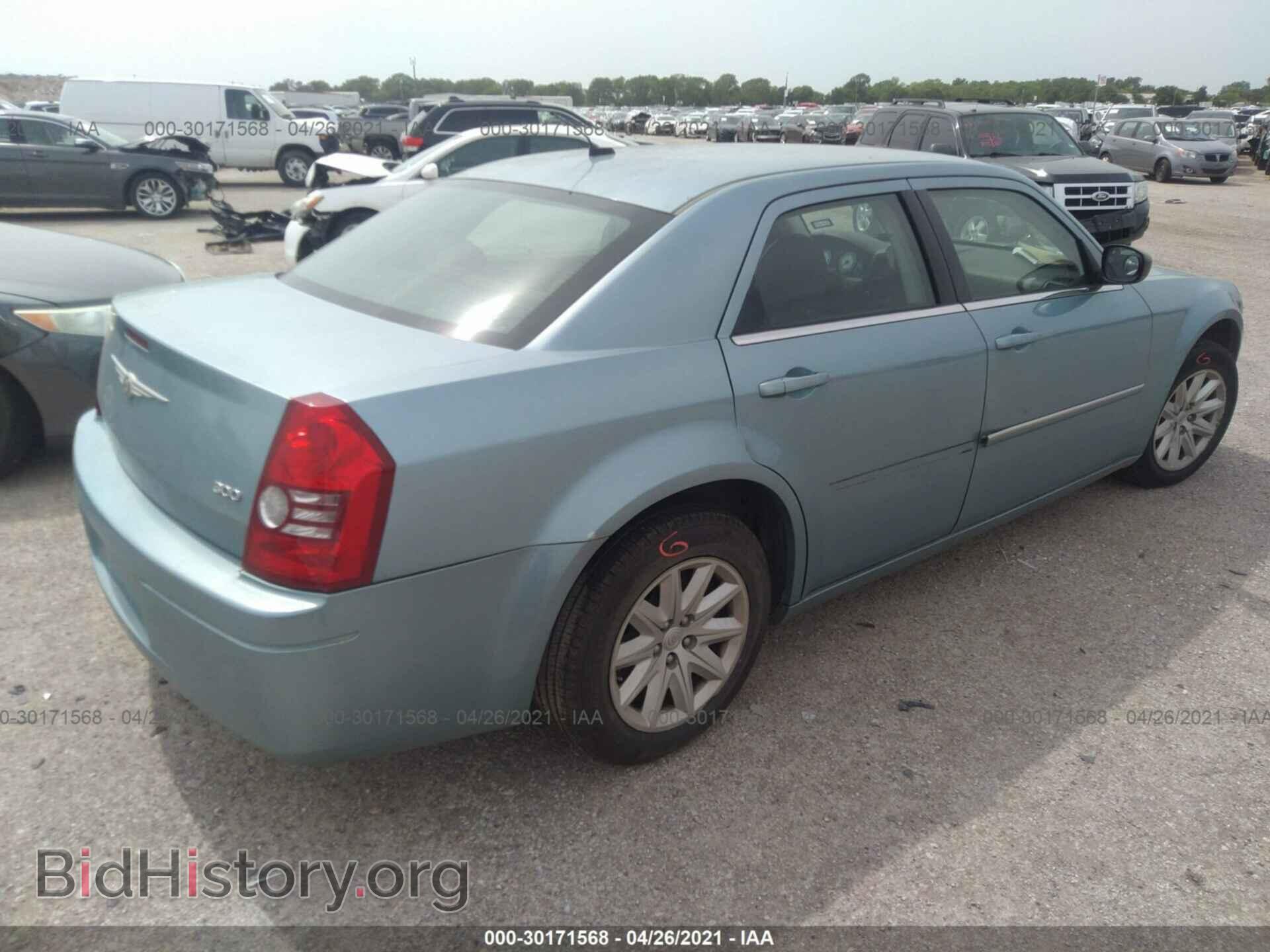 2008 CHRYSLER 300 - VIN: 2C3KA43R88H267941 - Фото 4