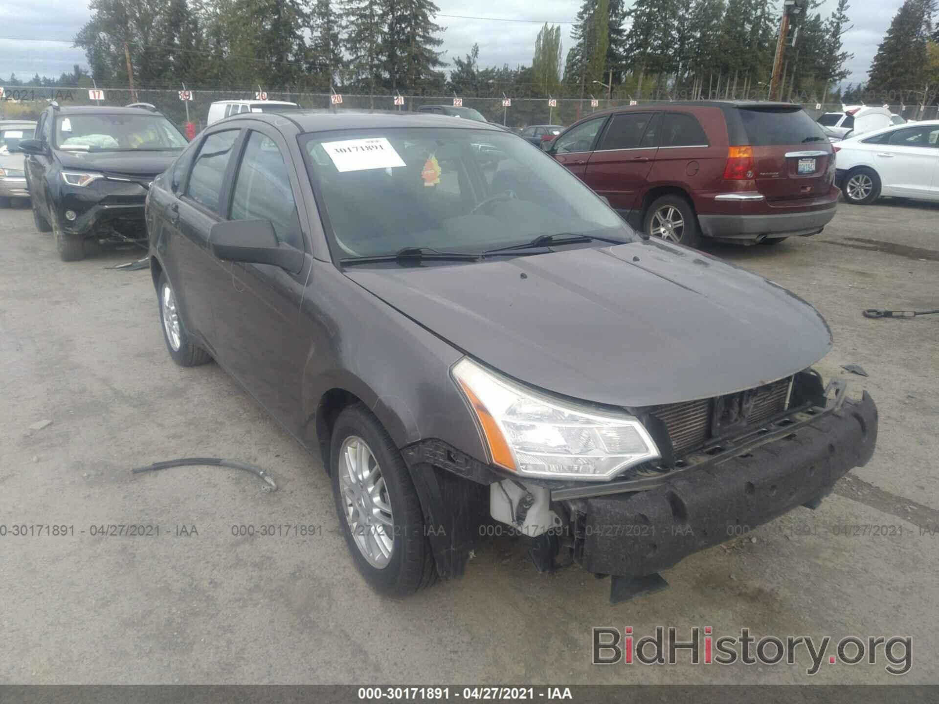 Photo 1FAHP35N49W154800 - FORD FOCUS 2009