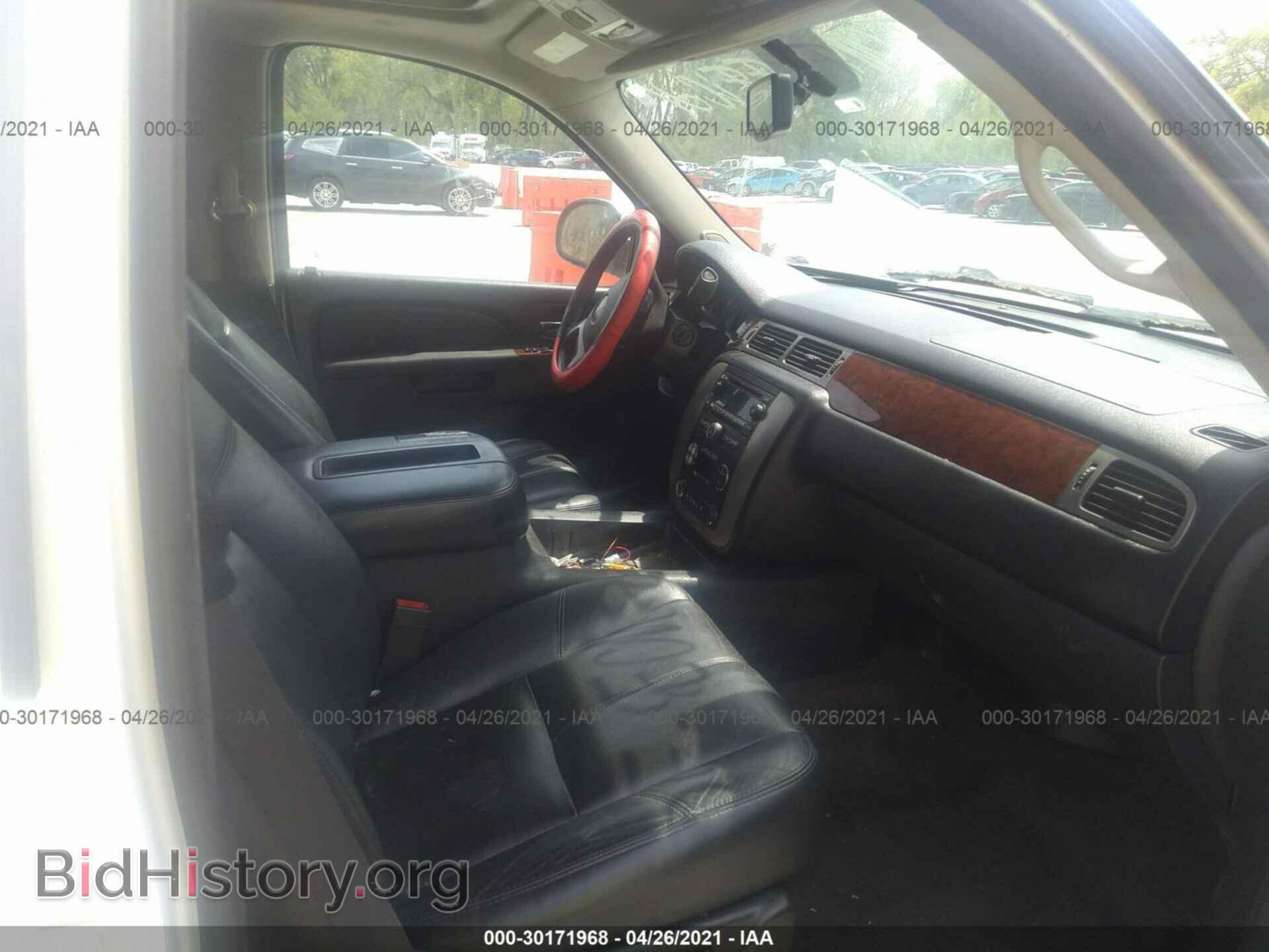 2011 GMC YUKON - VIN: 1GKS2CE08BR370189 - Фото 5