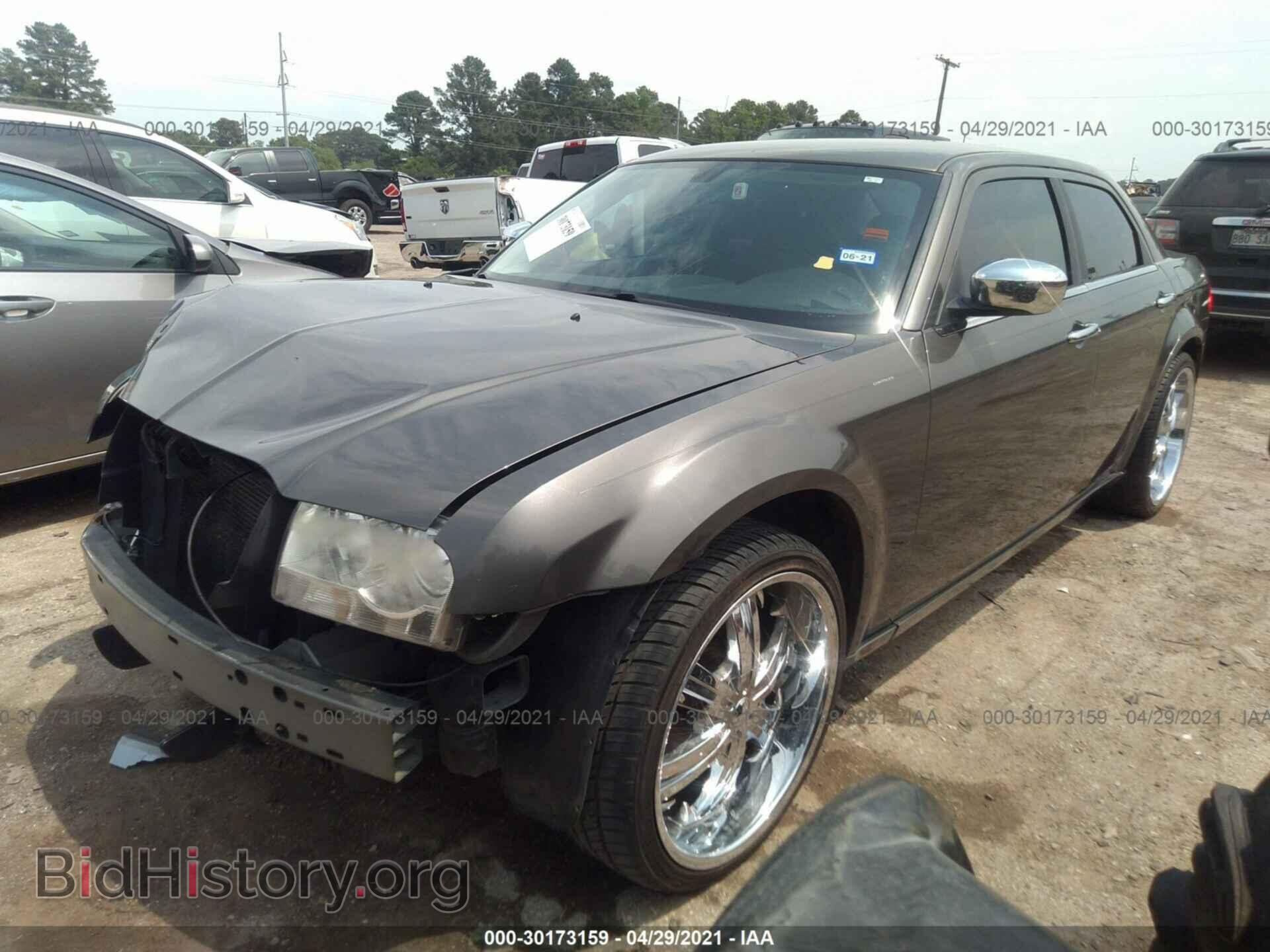 2010 CHRYSLER 300 - VIN: 2C3CA4CD8AH123160 - Фото 2