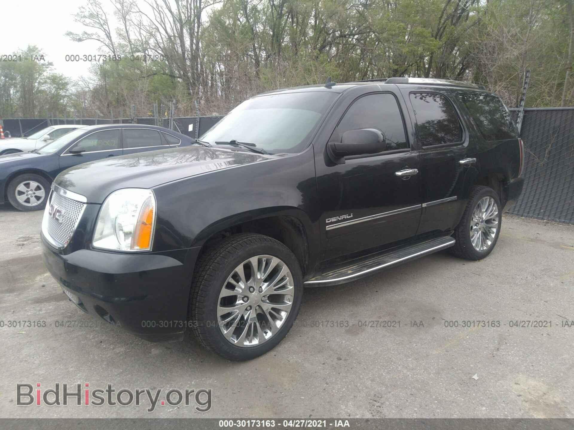 2013 GMC YUKON - VIN: 1GKS2EEF2DR186420 - Photo 2