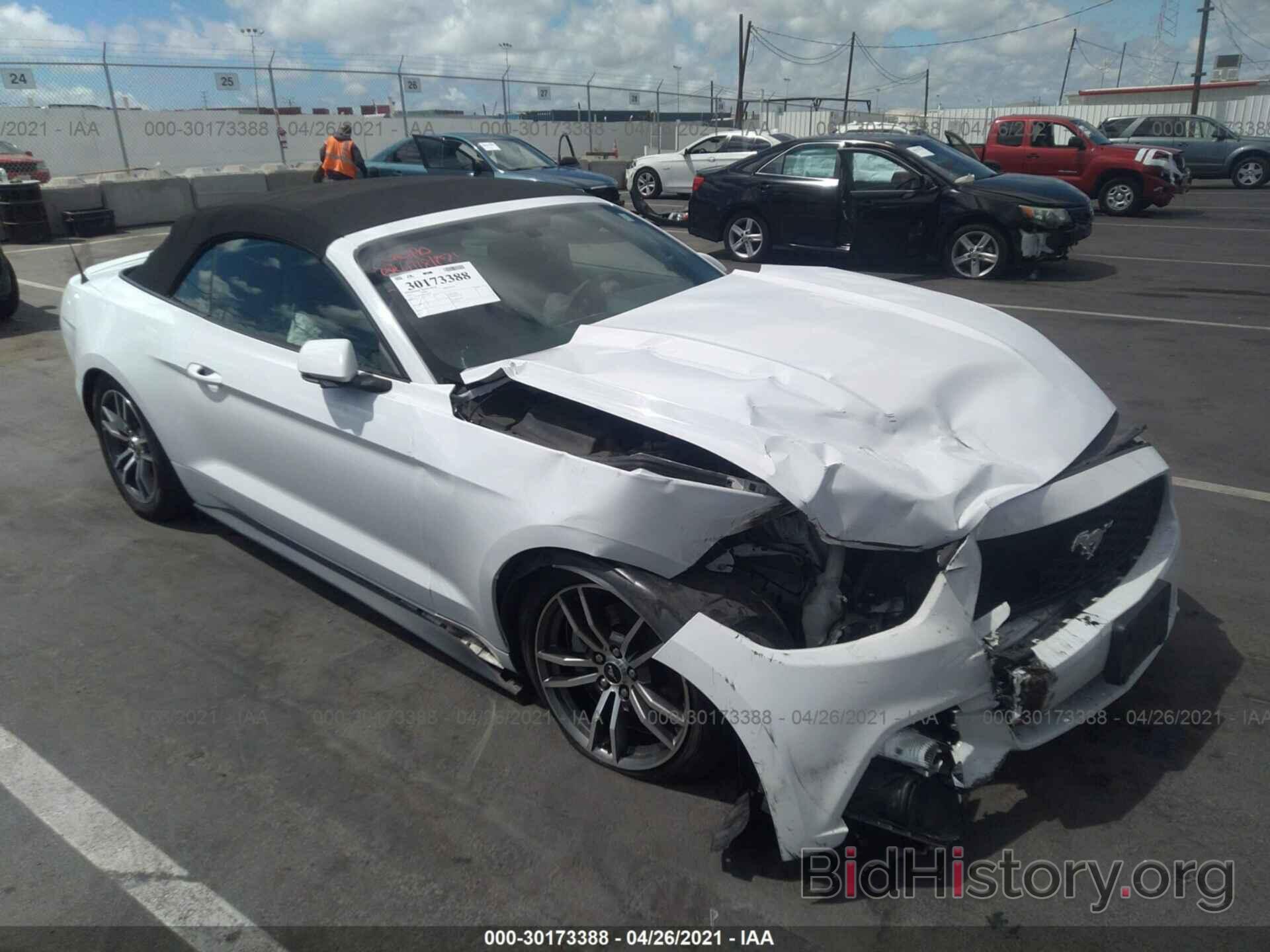 Photo 1FATP8UH8F5386983 - FORD MUSTANG 2015