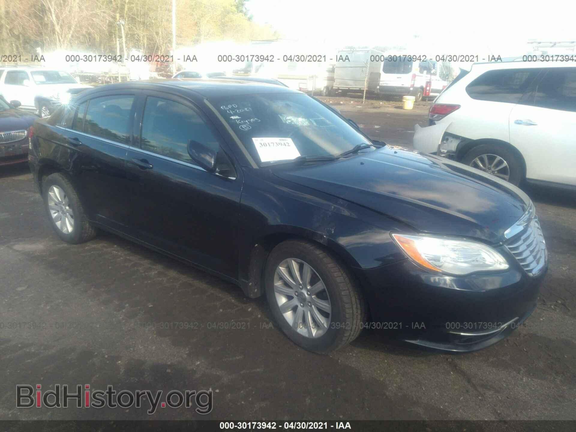 Photo 1C3BC1FGXBN569748 - CHRYSLER 200 2011