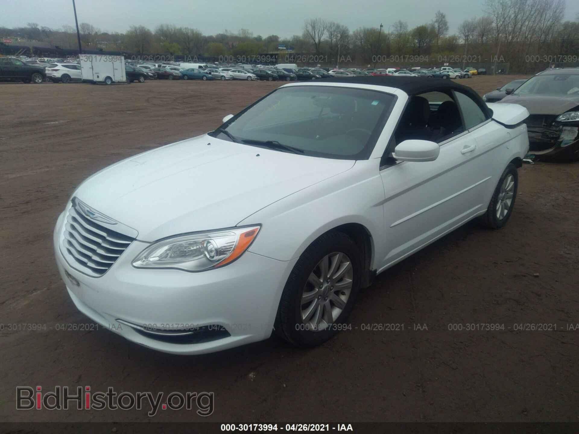 2012 CHRYSLER 200 - VIN: 1C3BCBEG1CN240574 - Photo 2