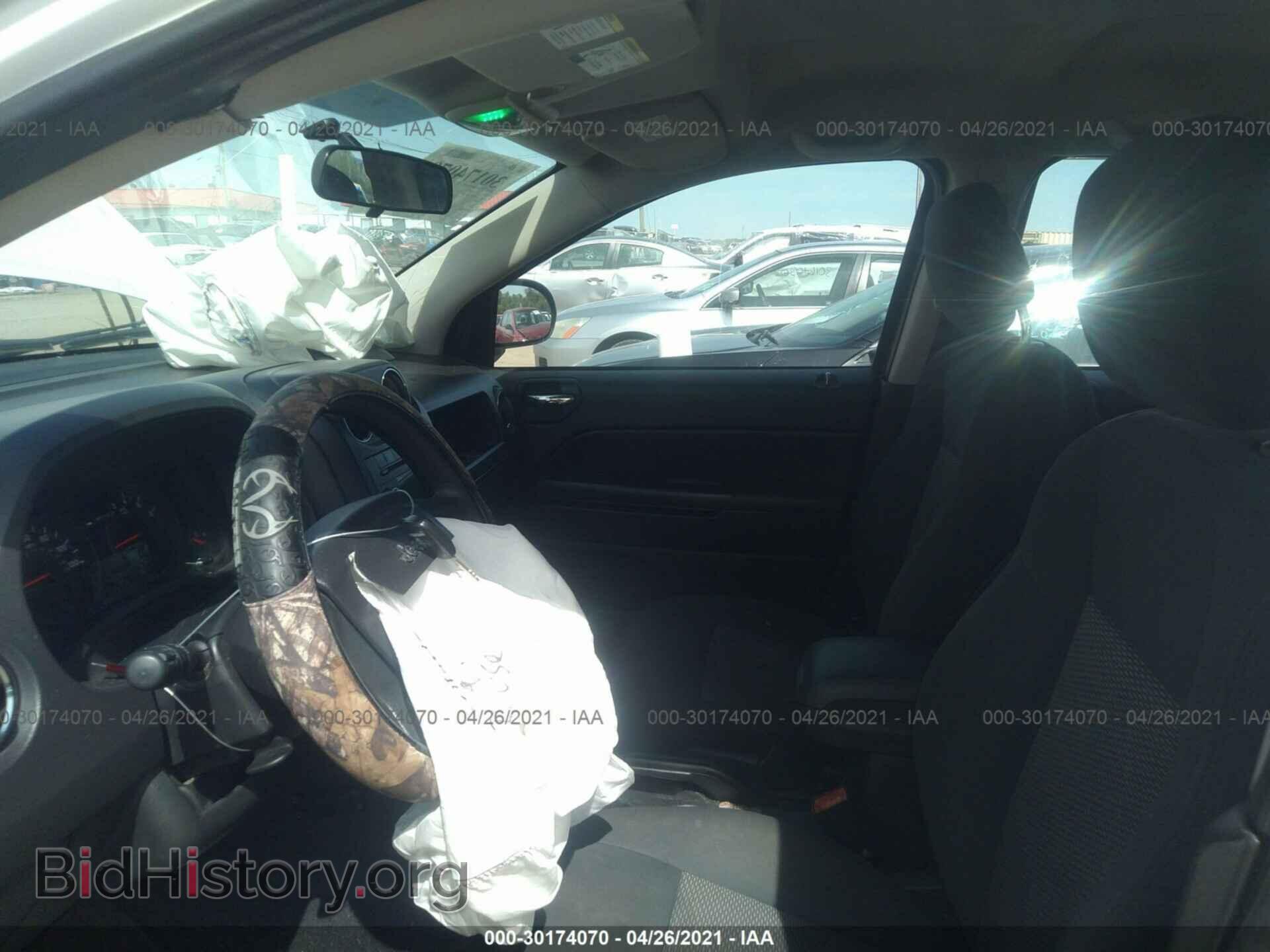 2010 JEEP COMPASS - VIN: 1J4NT4FB0AD538229 - Фото 5
