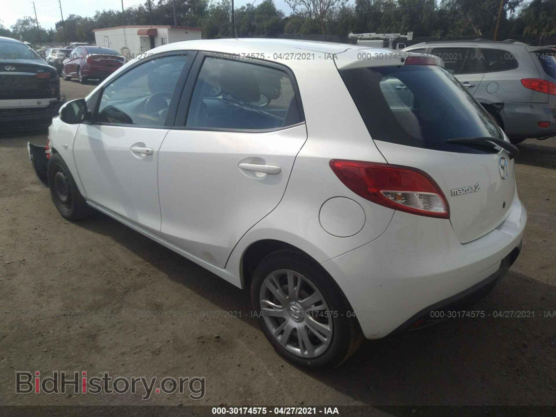 2013 MAZDA MAZDA2 - VIN: JM1DE1KY7D0155811 - Фото 3