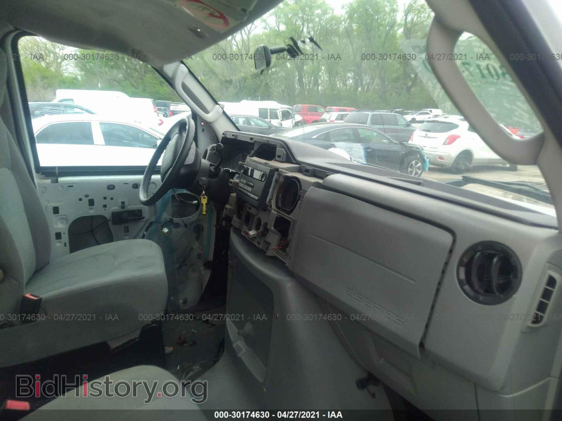 2011 FORD ECONOLINE CARGO VAN - VIN: 1FDSS3ES2BDA65275 - Фото 5