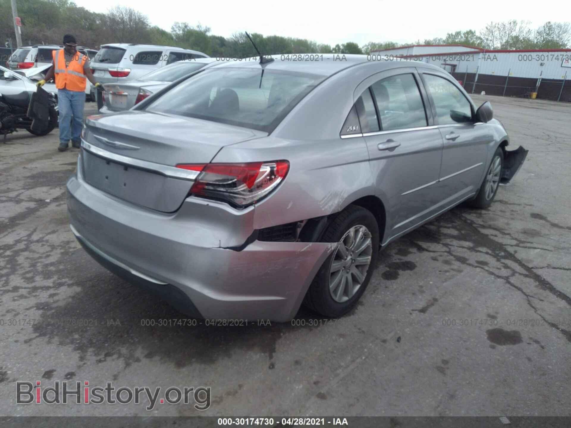 2013 CHRYSLER 200 - VIN: 1C3CCBBB6DN557619 - Photo 4