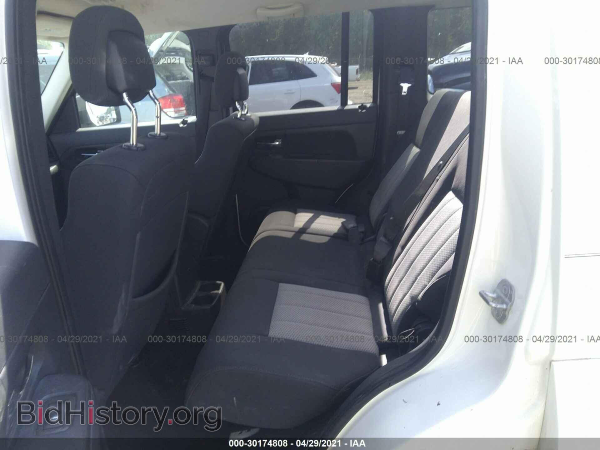 2010 JEEP LIBERTY - VIN: 1J4PN2GK1AW128372 - Фото 8