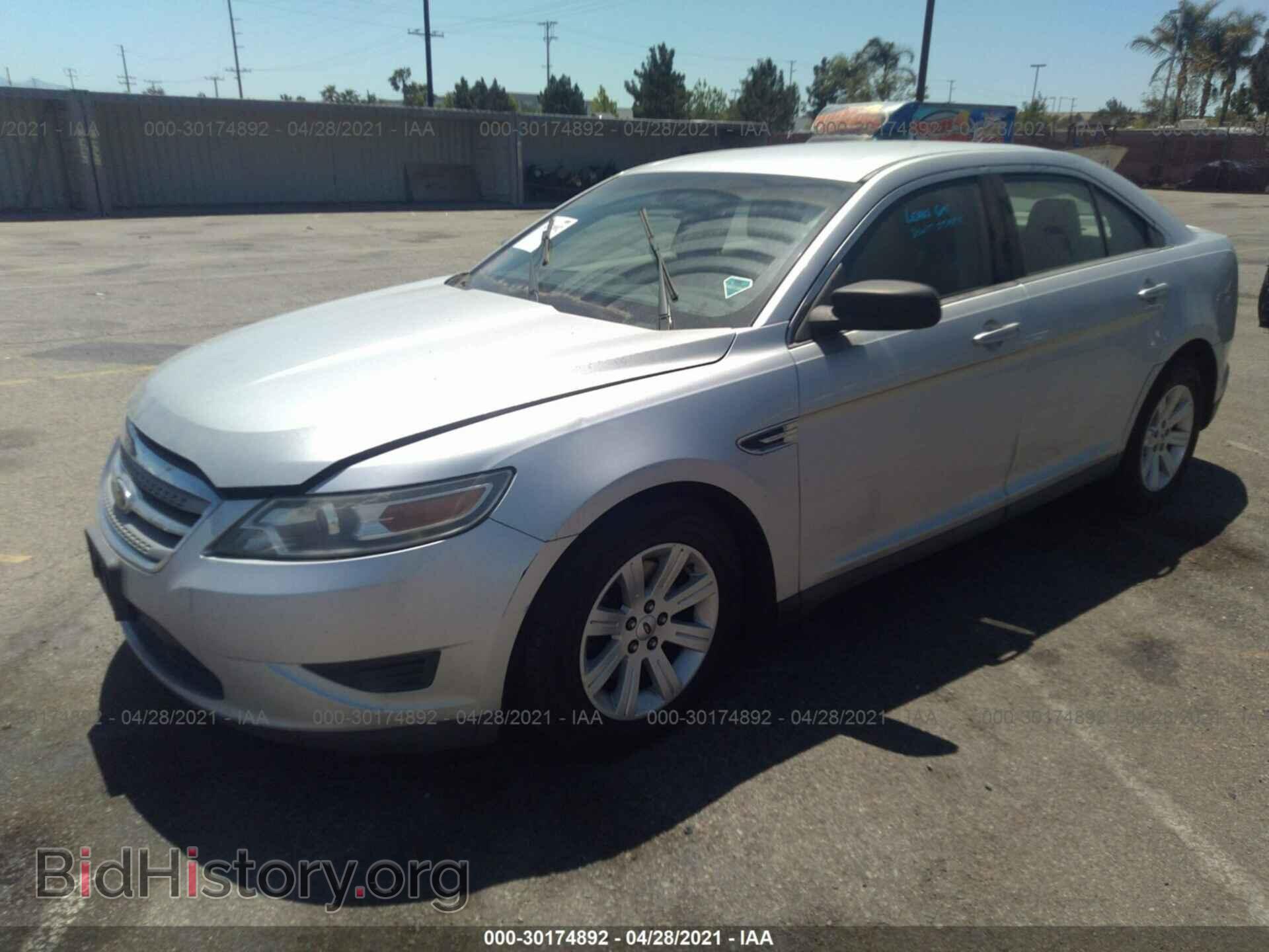 2011 FORD TAURUS - VIN: 1FAHP2DW1BG180615 - Фото 2