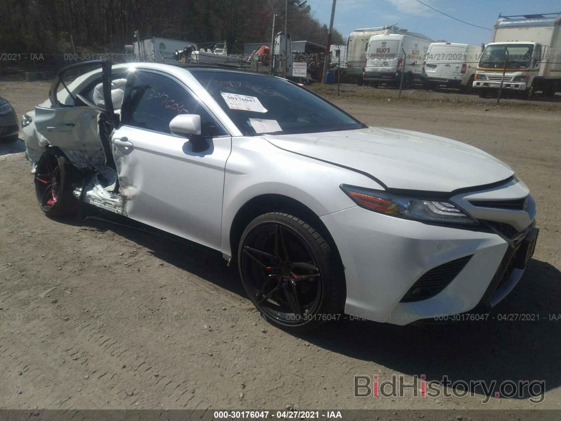 Photo 4T1B61HK6JU026871 - TOYOTA CAMRY 2018