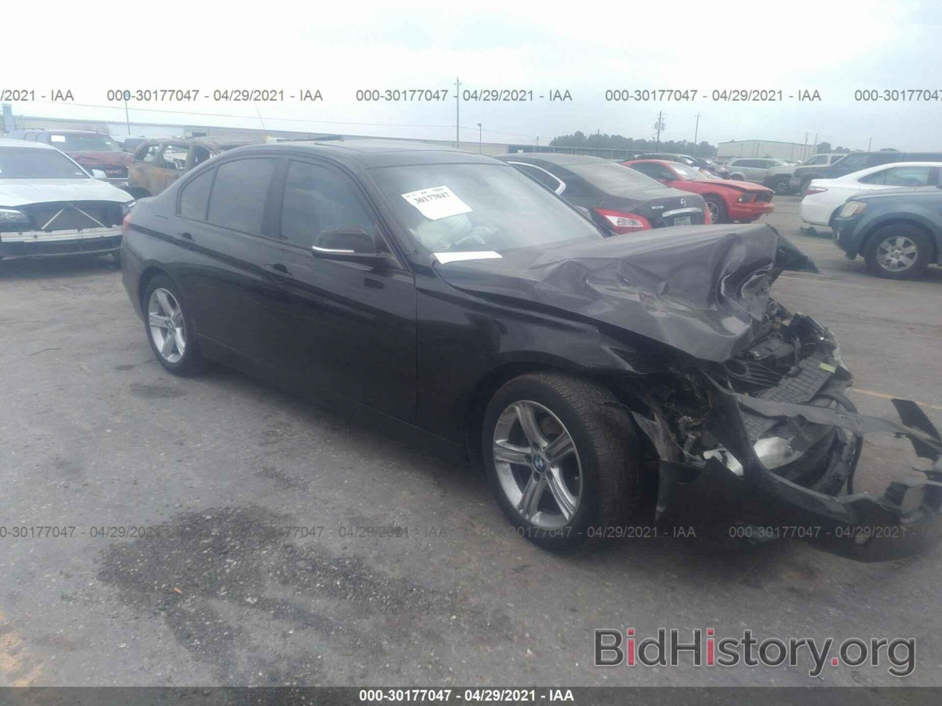 Photo WBA3A5C53DF355176 - BMW 3 SERIES 2013