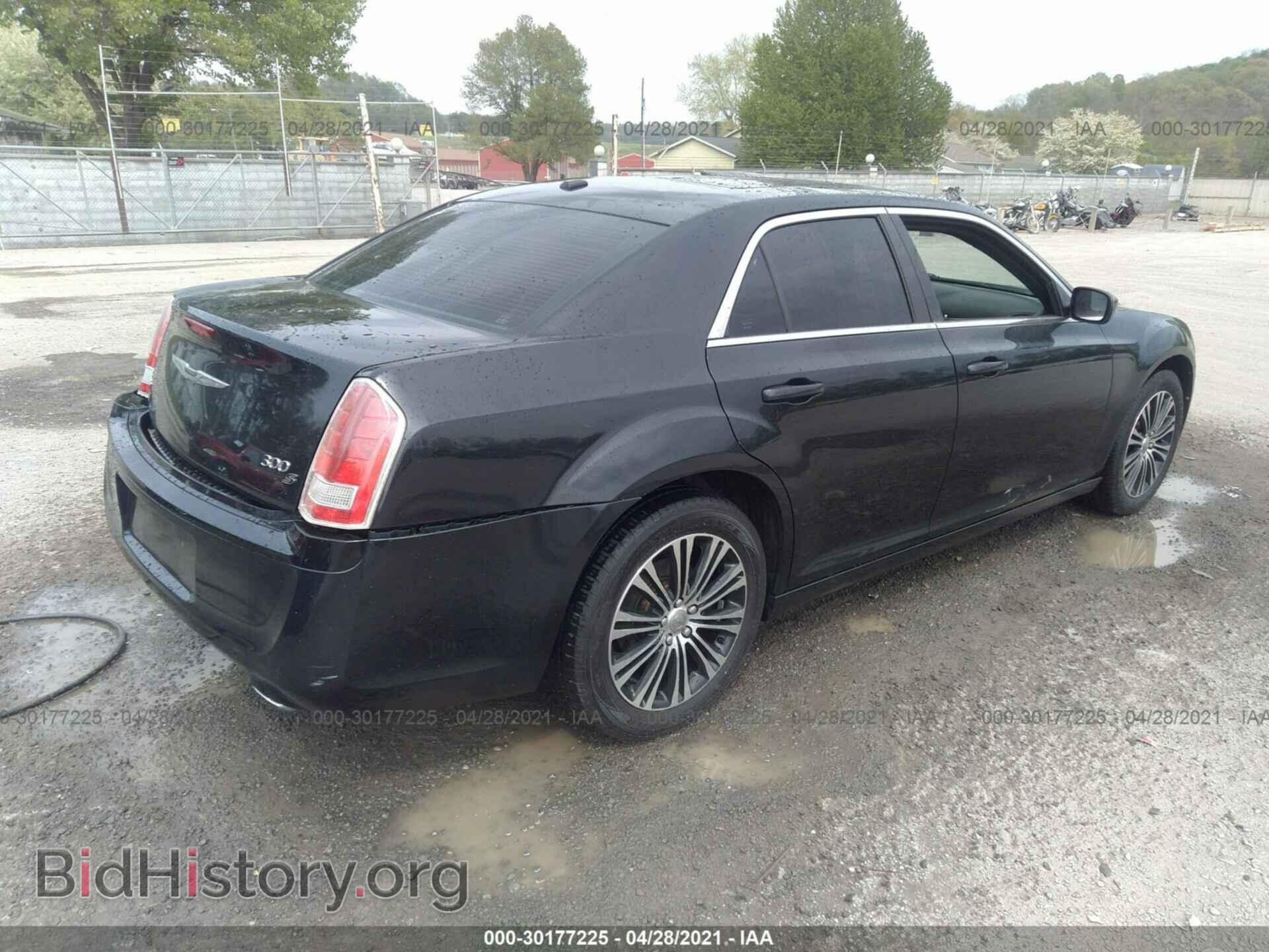 2013 CHRYSLER 300 - VIN: 2C3CCAGGXDH739492 - Фото 4