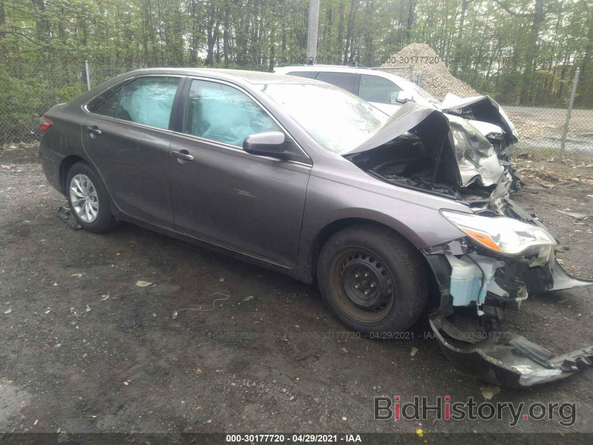 Photo 4T4BF1FK2FR496735 - TOYOTA CAMRY 2015