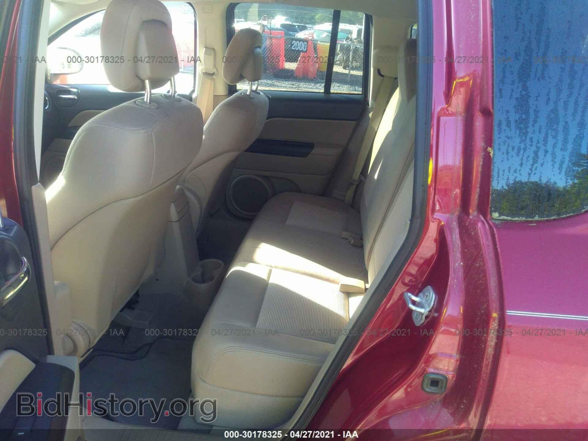 2011 JEEP COMPASS - VIN: 1J4NT1FB5BD189858 - Фото 8