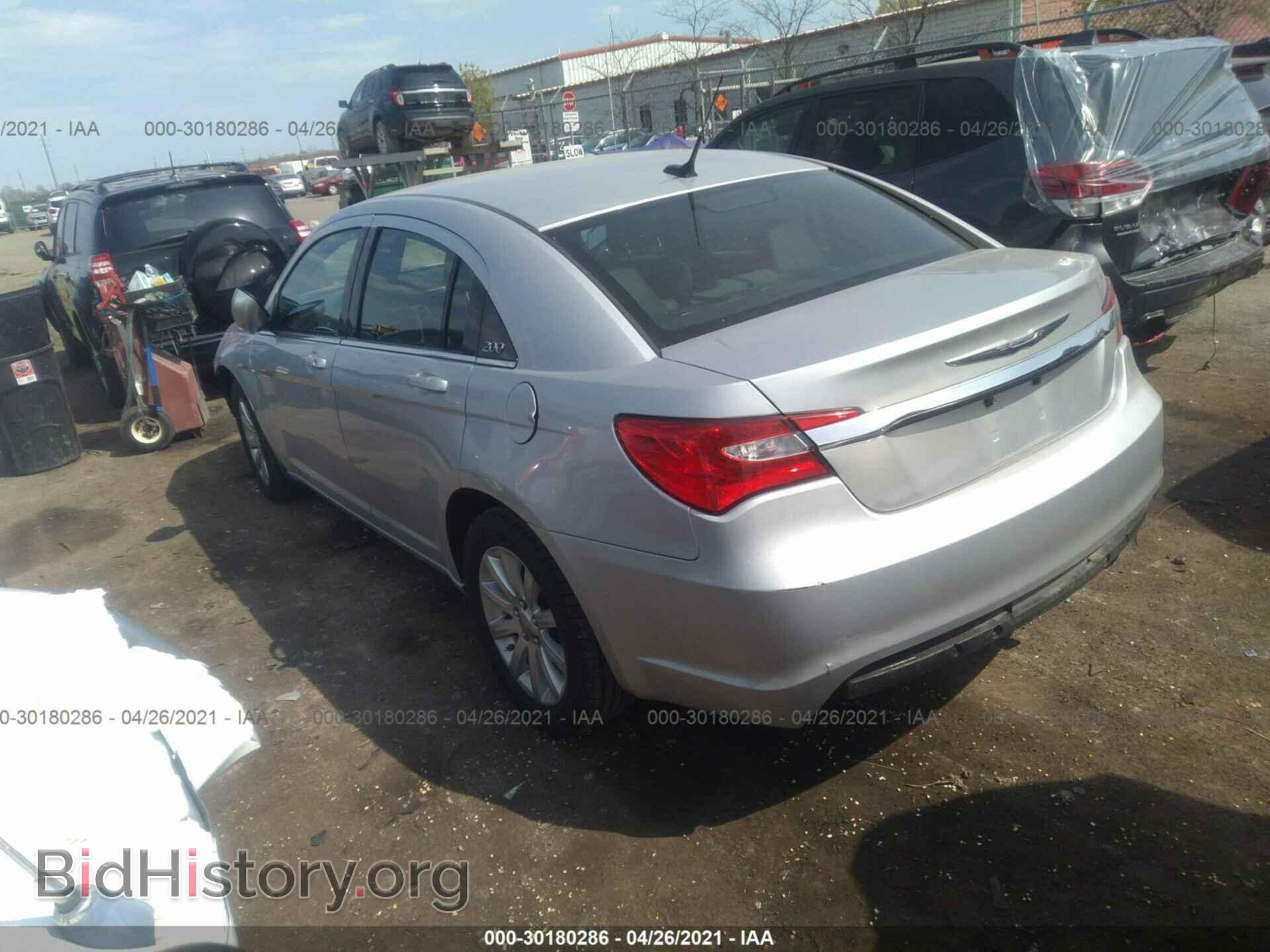 2011 CHRYSLER 200 - VIN: 1C3BC1FBXBN539704 - Фото 3