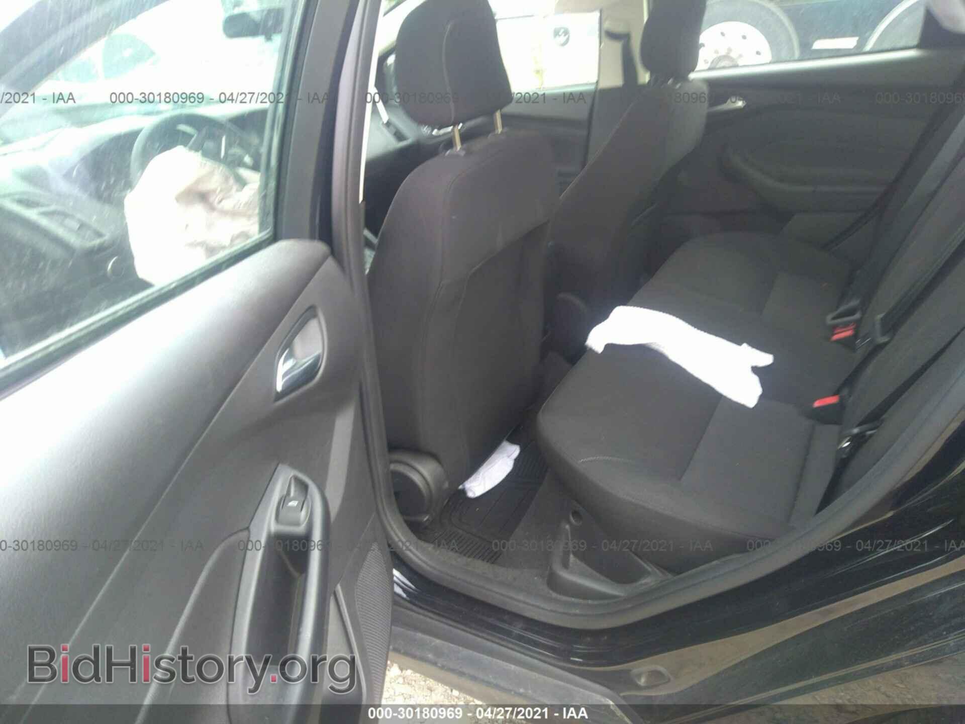 2018 FORD FOCUS - VIN: 1FADP3F2XJL267143 - Photo 8