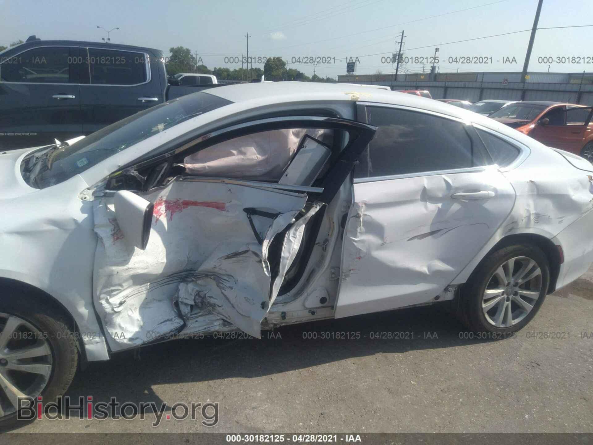 2016 CHRYSLER 200 - VIN: 1C3CCCAB8GN105943 - Фото 6