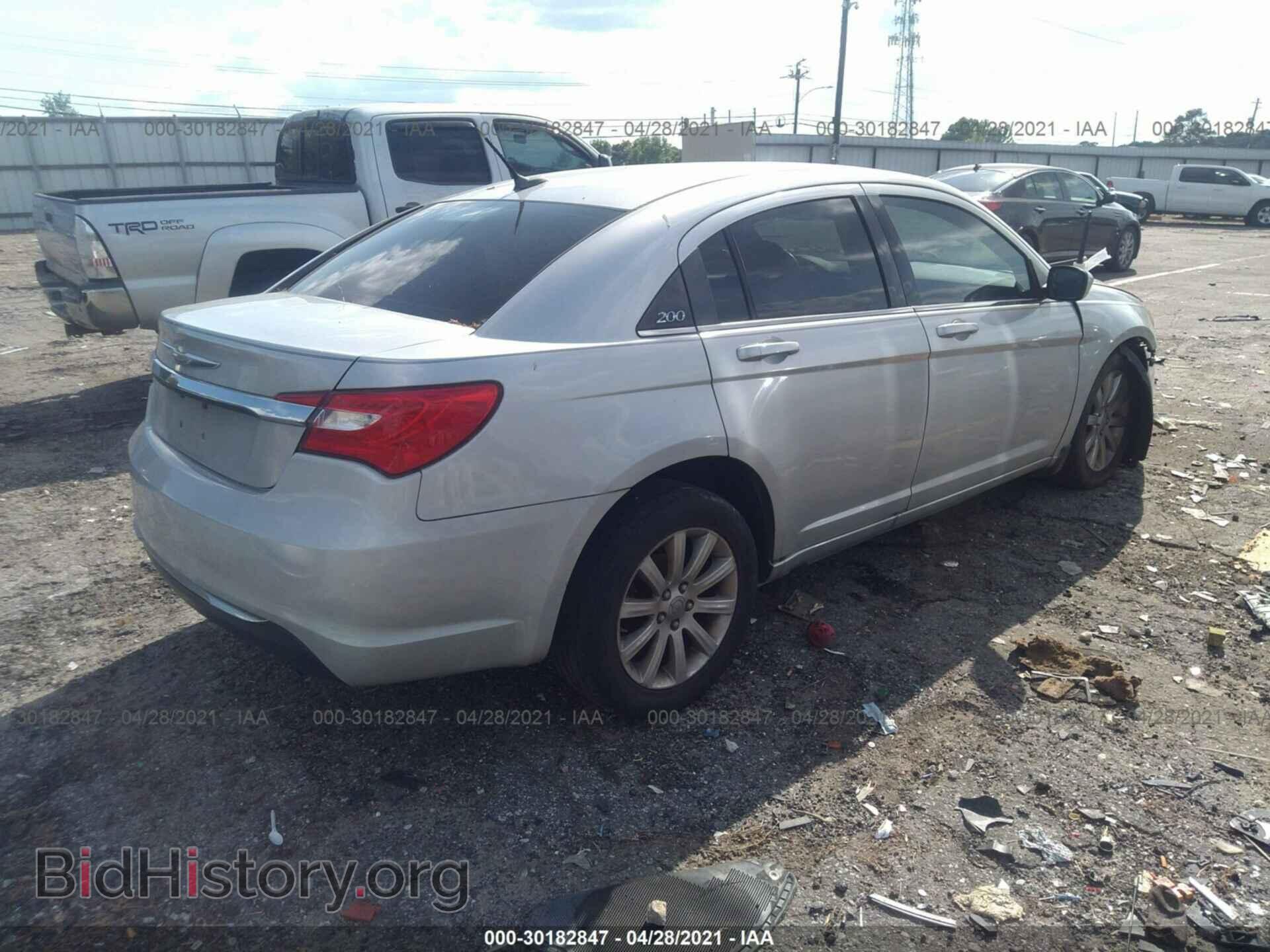 2012 CHRYSLER 200 - VIN: 1C3CCBBB0CN117989 - Фото 4