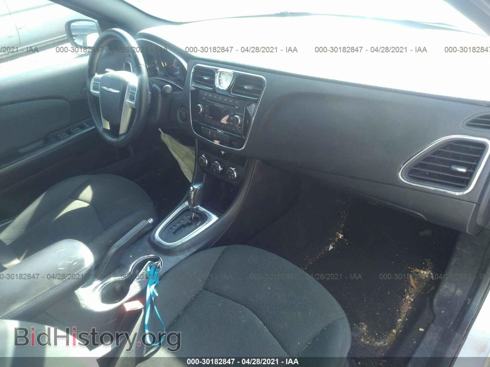 2012 CHRYSLER 200 - VIN: 1C3CCBBB0CN117989 - Фото 5