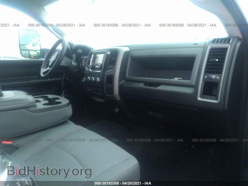 2018 RAM 2500 (VIN 3C6UR5HJ3JG189295) — фото 5 из 11