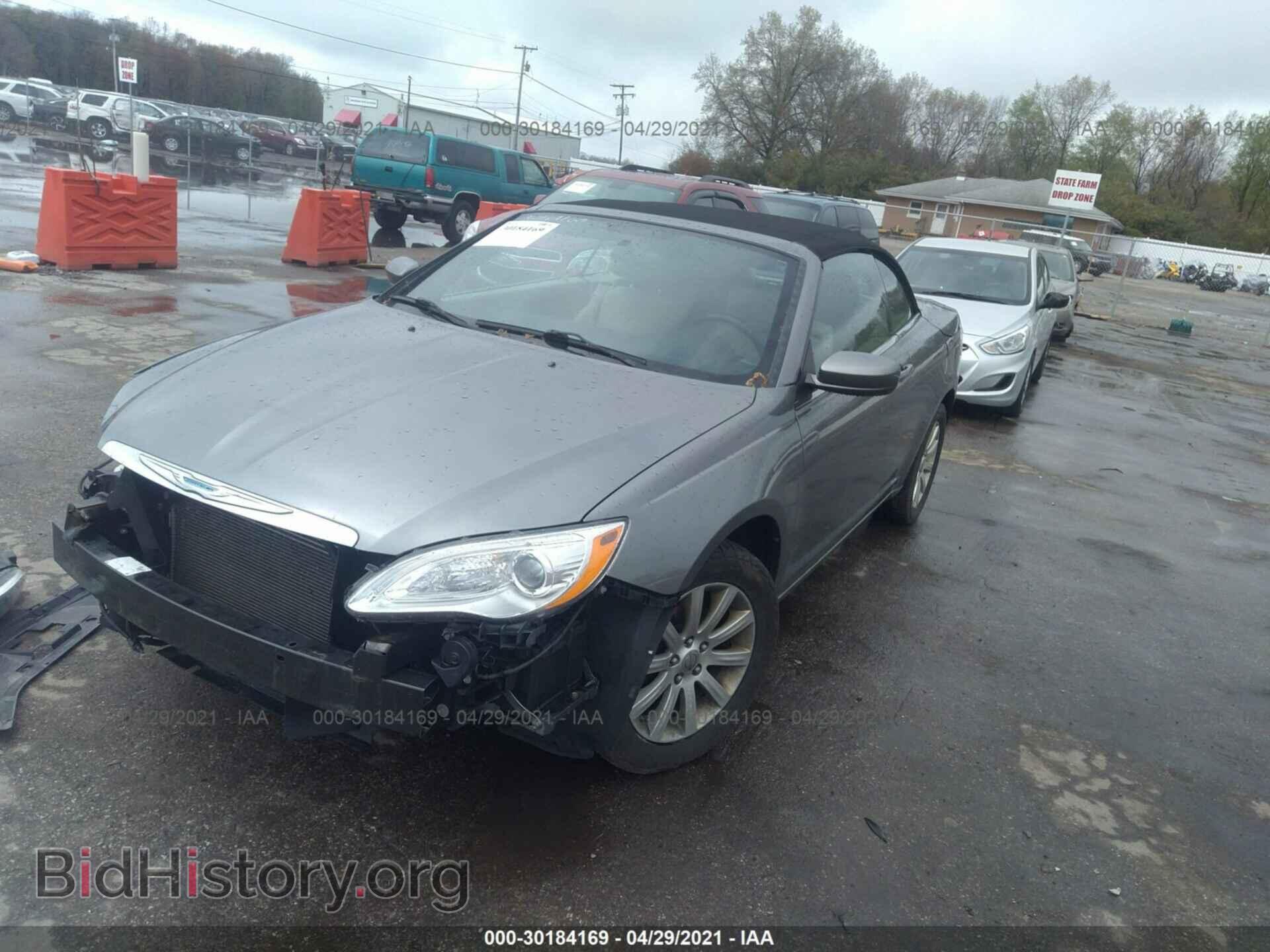 2012 CHRYSLER 200 - VIN: 1C3BCBEB0CN134217 - Фото 2