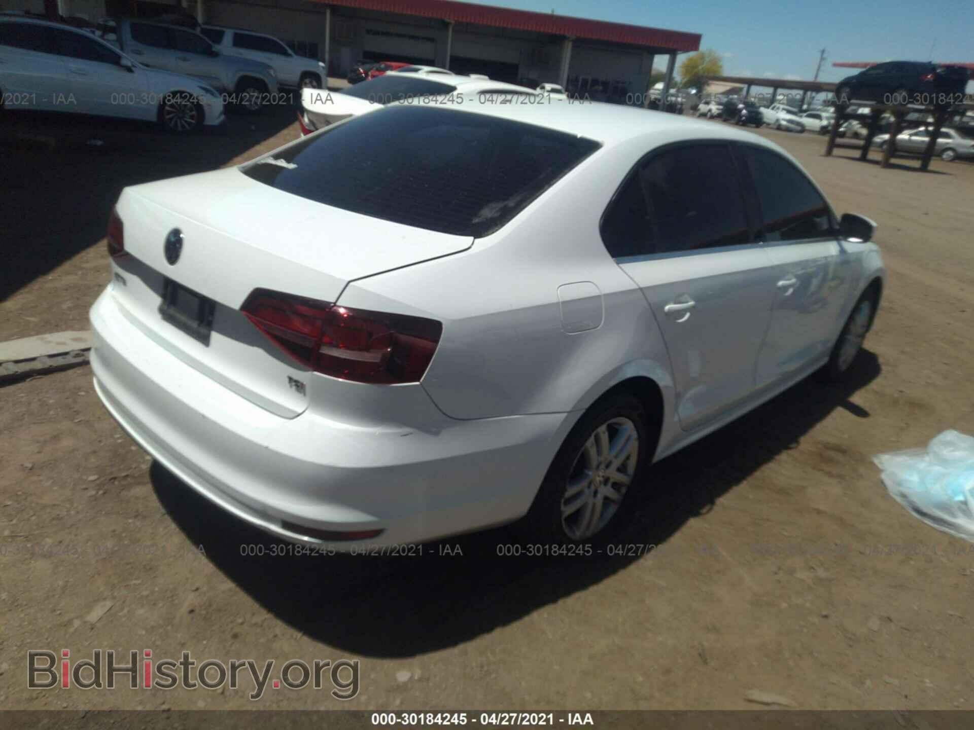2017 VOLKSWAGEN JETTA - VIN: 3VW2B7AJ2HM351002 - Фото 4
