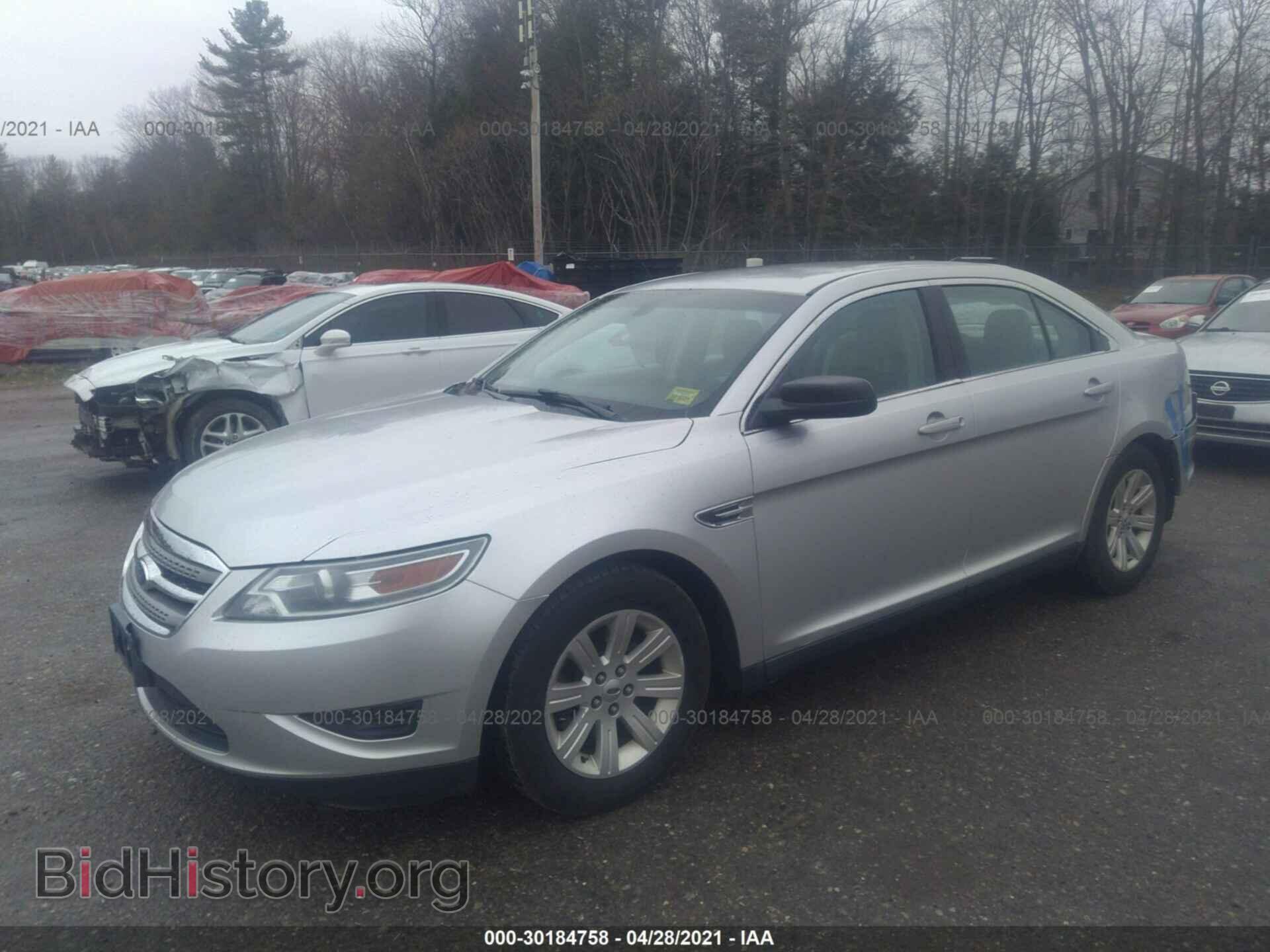 2011 FORD TAURUS - VIN: 1FAHP2DW2BG187699 - Фото 2
