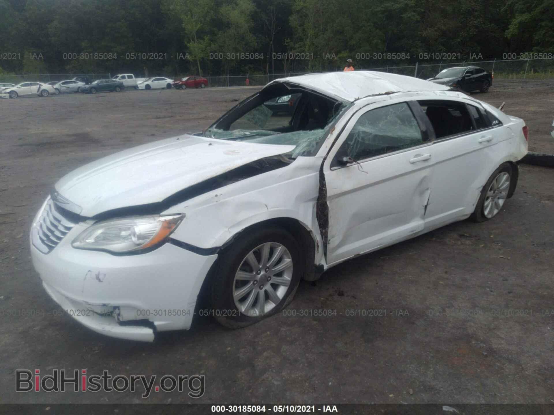 2013 CHRYSLER 200 - VIN: 1C3CCBBG0DN531836 - Фото 2