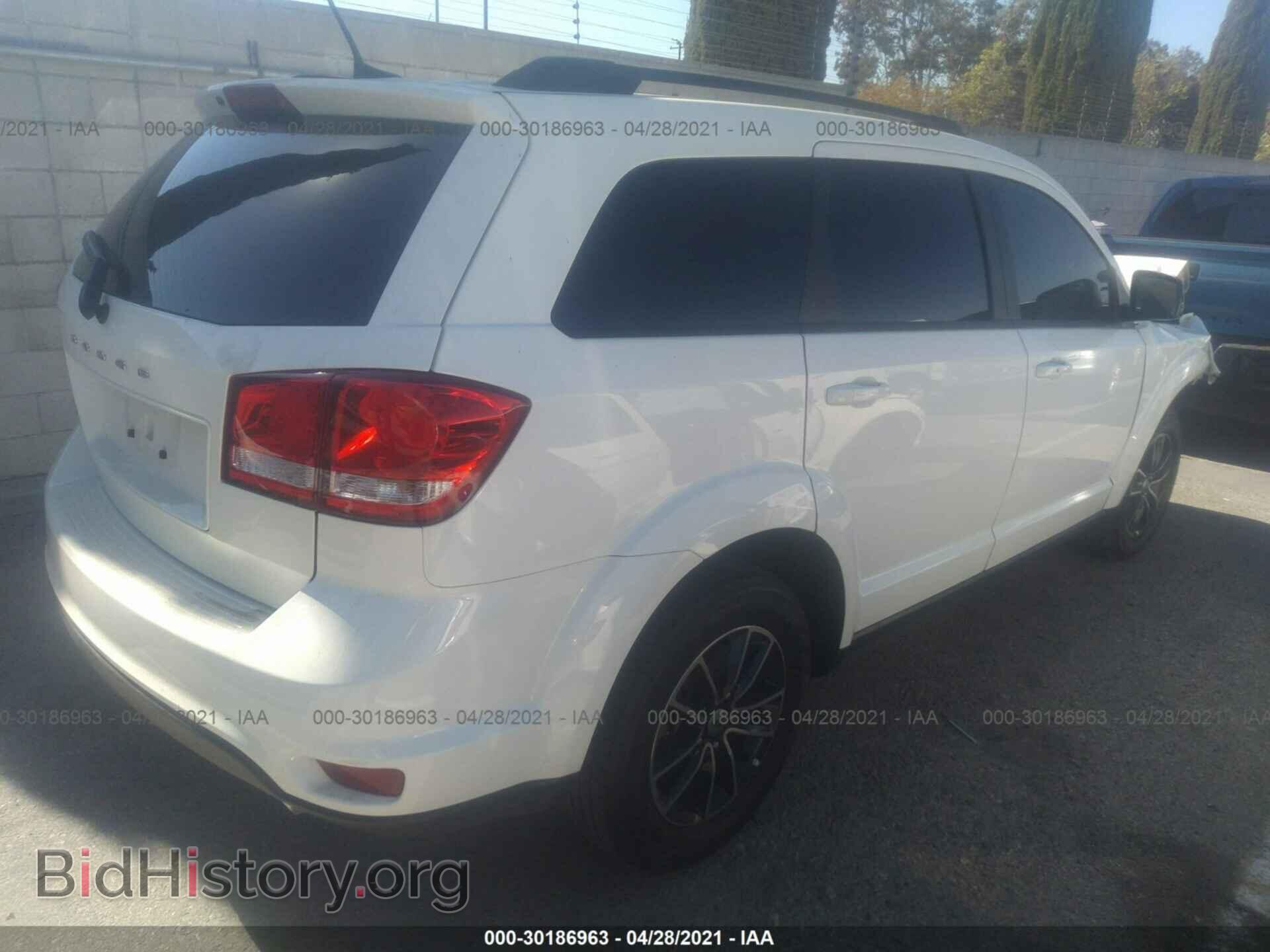 2018 DODGE JOURNEY - VIN: 3C4PDCBG3JT530093 - Фото 4