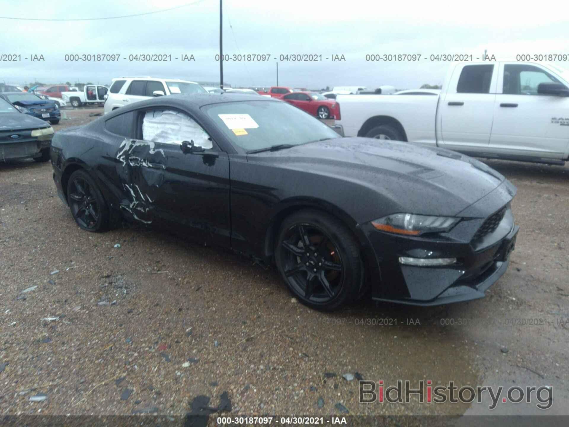 Photo 1FA6P8TH2J5180260 - FORD MUSTANG 2018