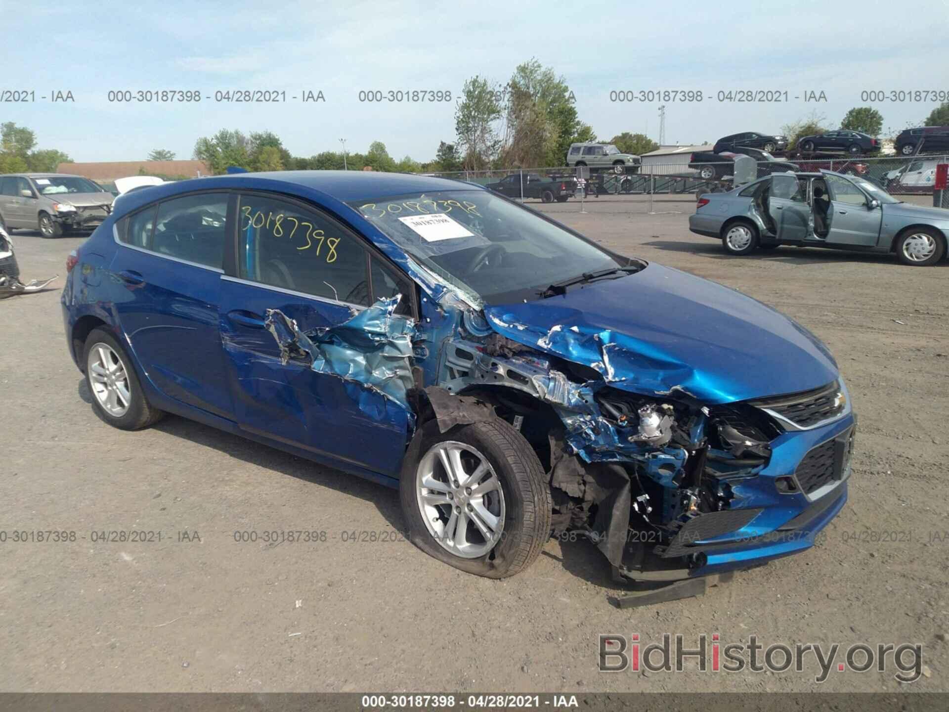 Photo 3G1BE6SM1JS636491 - CHEVROLET CRUZE 2018