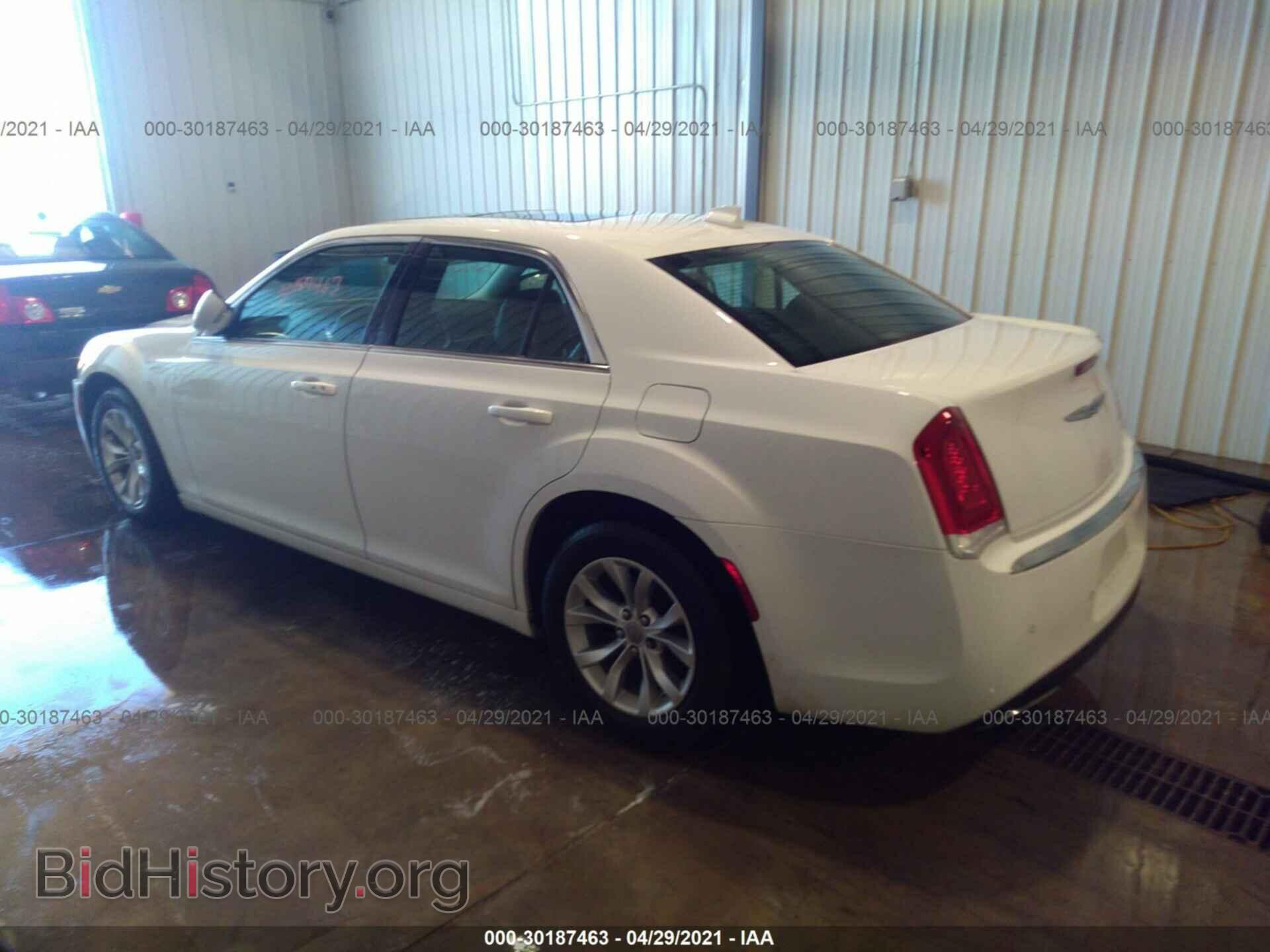 2015 CHRYSLER 300 - VIN: 2C3CCAAG3FH830678 - Фото 3
