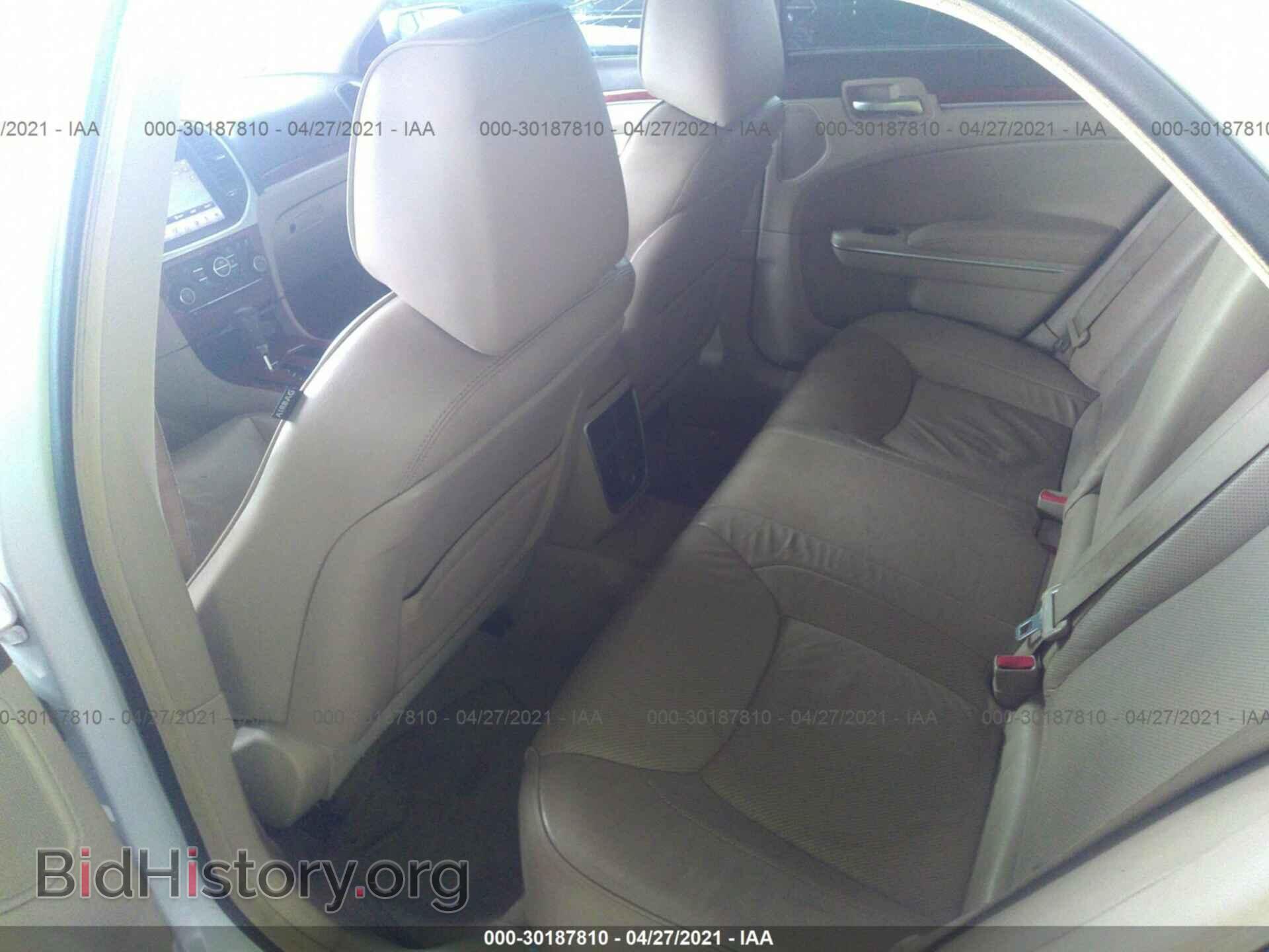2011 CHRYSLER 300 - VIN: 2C3CA6CT7BH529323 - Фото 8