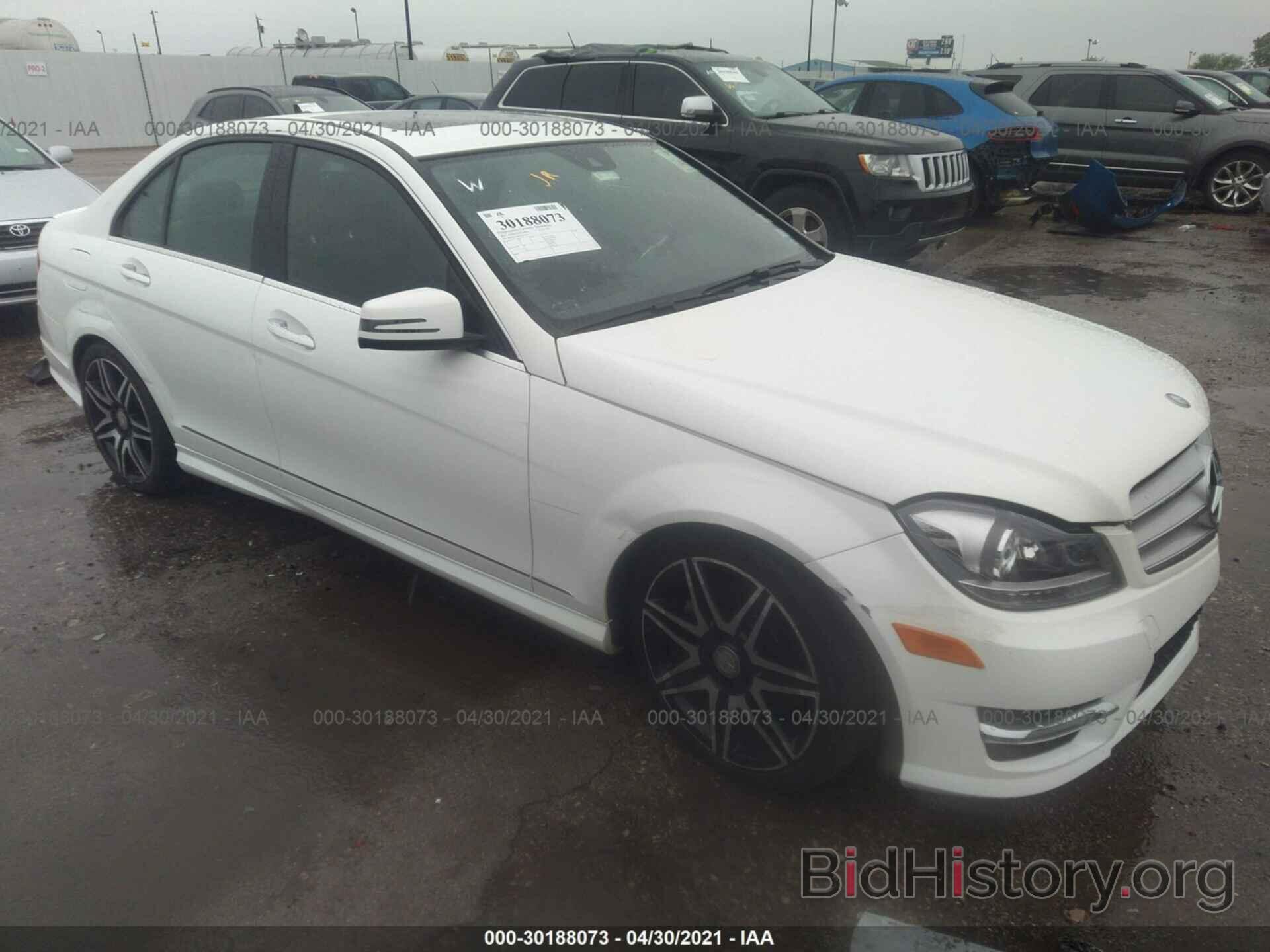 Photo WDDGF8AB3DA835074 - MERCEDES-BENZ C-CLASS 2013