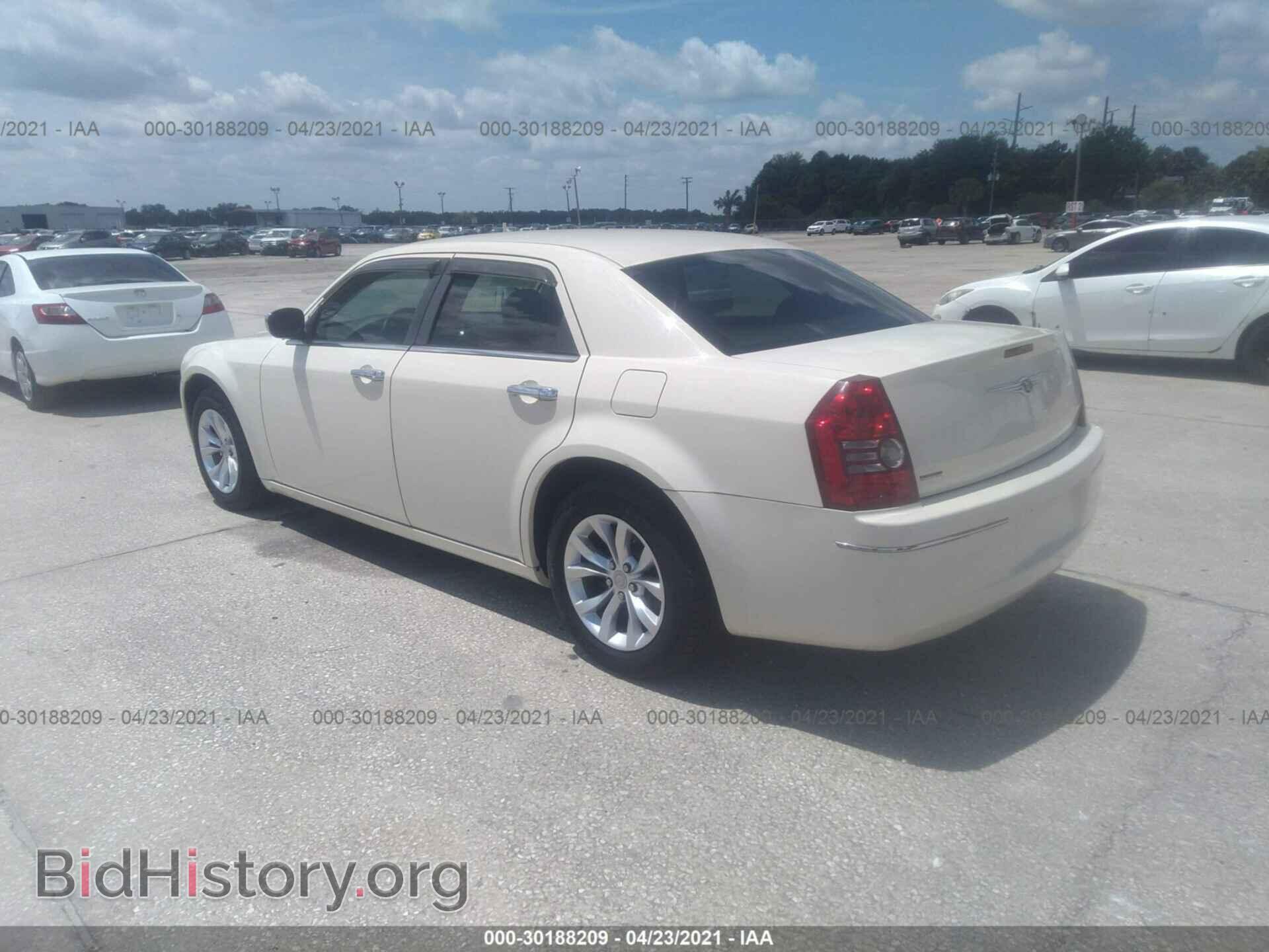 2010 CHRYSLER 300 - VIN: 2C3CA4CD1AH132220 - Фото 3