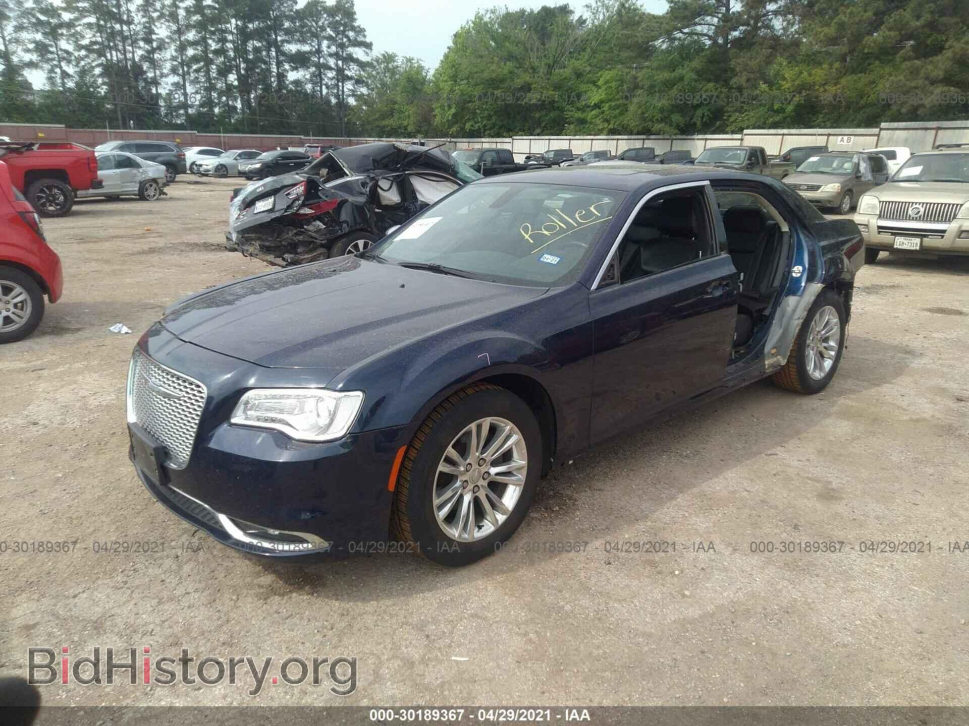 2017 CHRYSLER 300 - VIN: 2C3CCAEG6HH565266 - Фото 2
