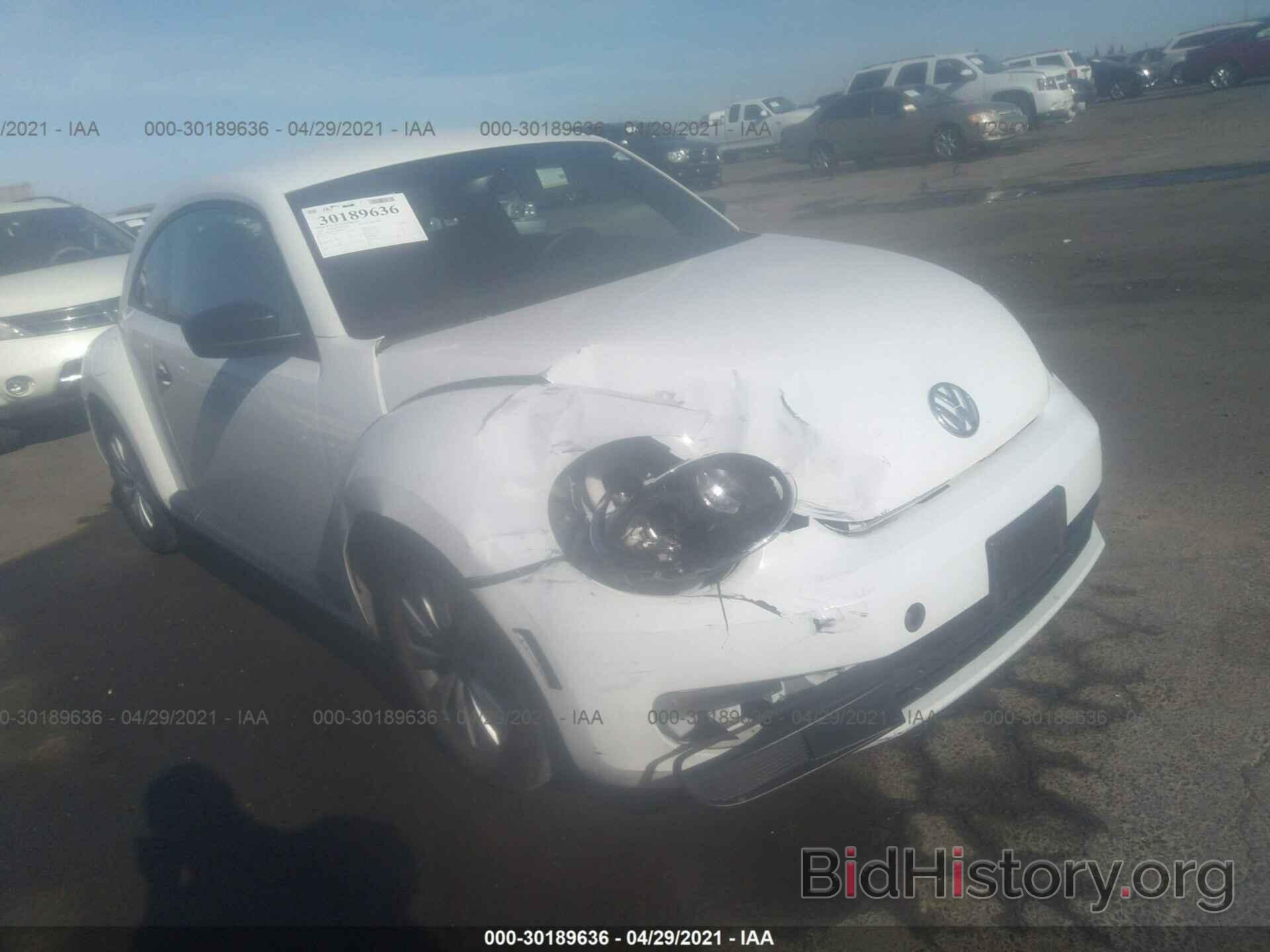 Photo 3VWF17AT0GM606332 - VOLKSWAGEN BEETLE COUPE 2016