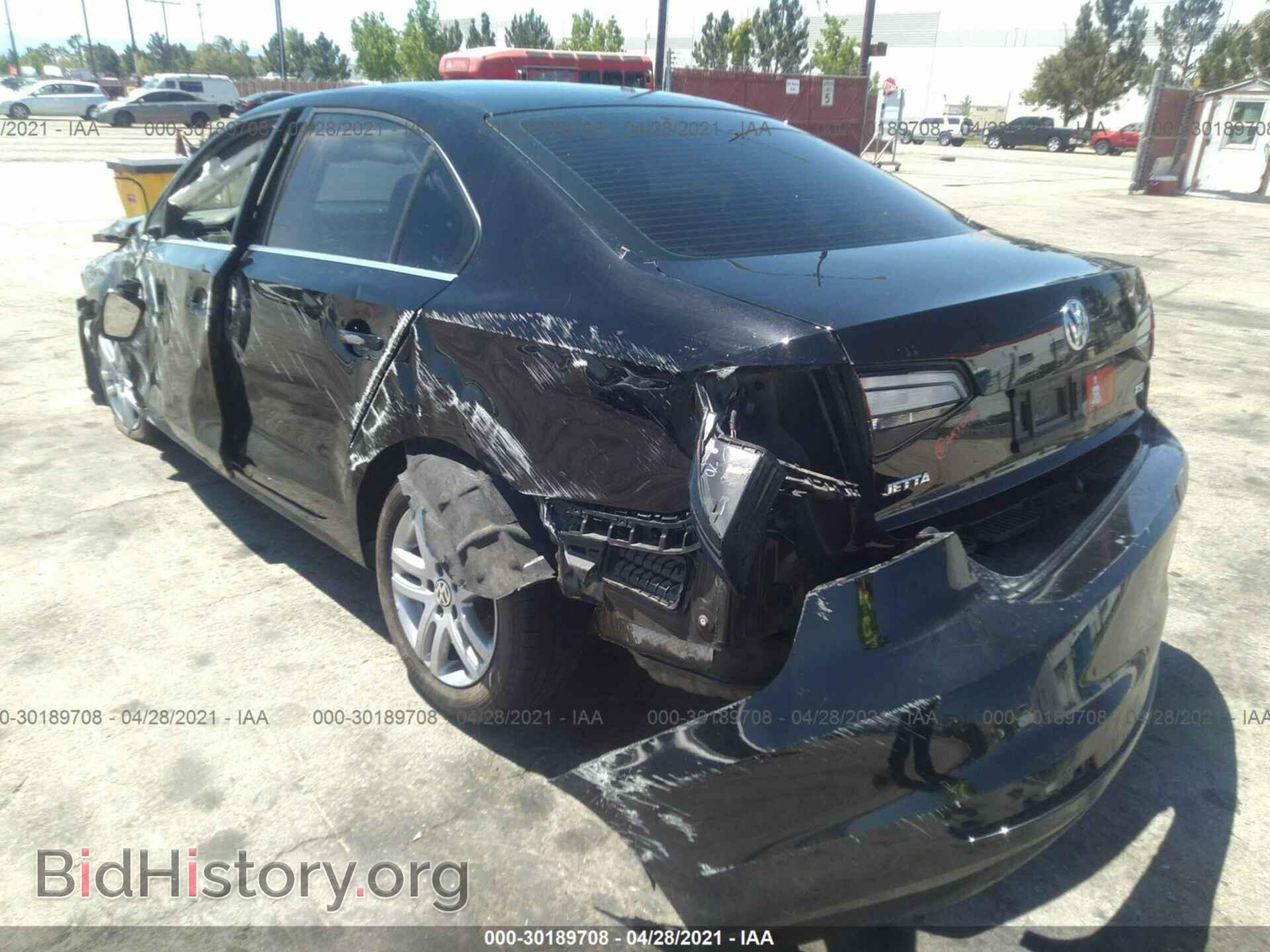 2017 VOLKSWAGEN JETTA - VIN: 3VW2B7AJ7HM263210 - Фото 3