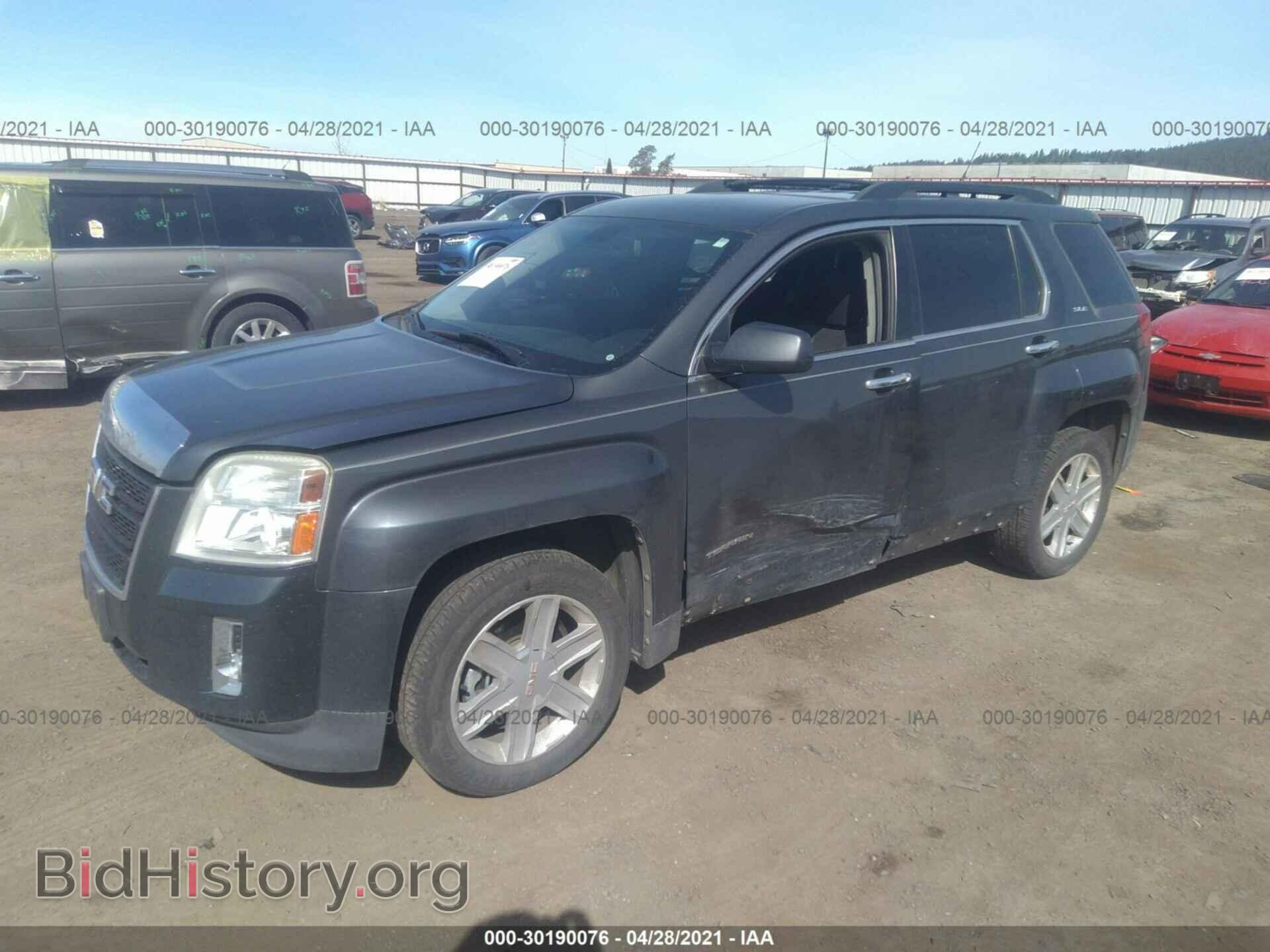 2011 GMC TERRAIN - VIN: 2CTFLTE53B6300007 - Photo 2