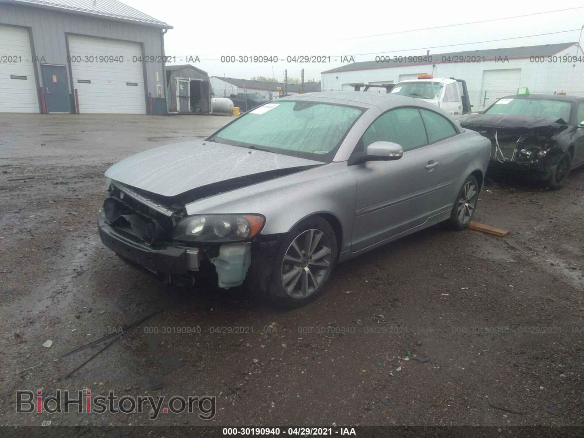 2010 VOLVO C70 - VIN: YV1672MC4AJ090524 - Фото 2
