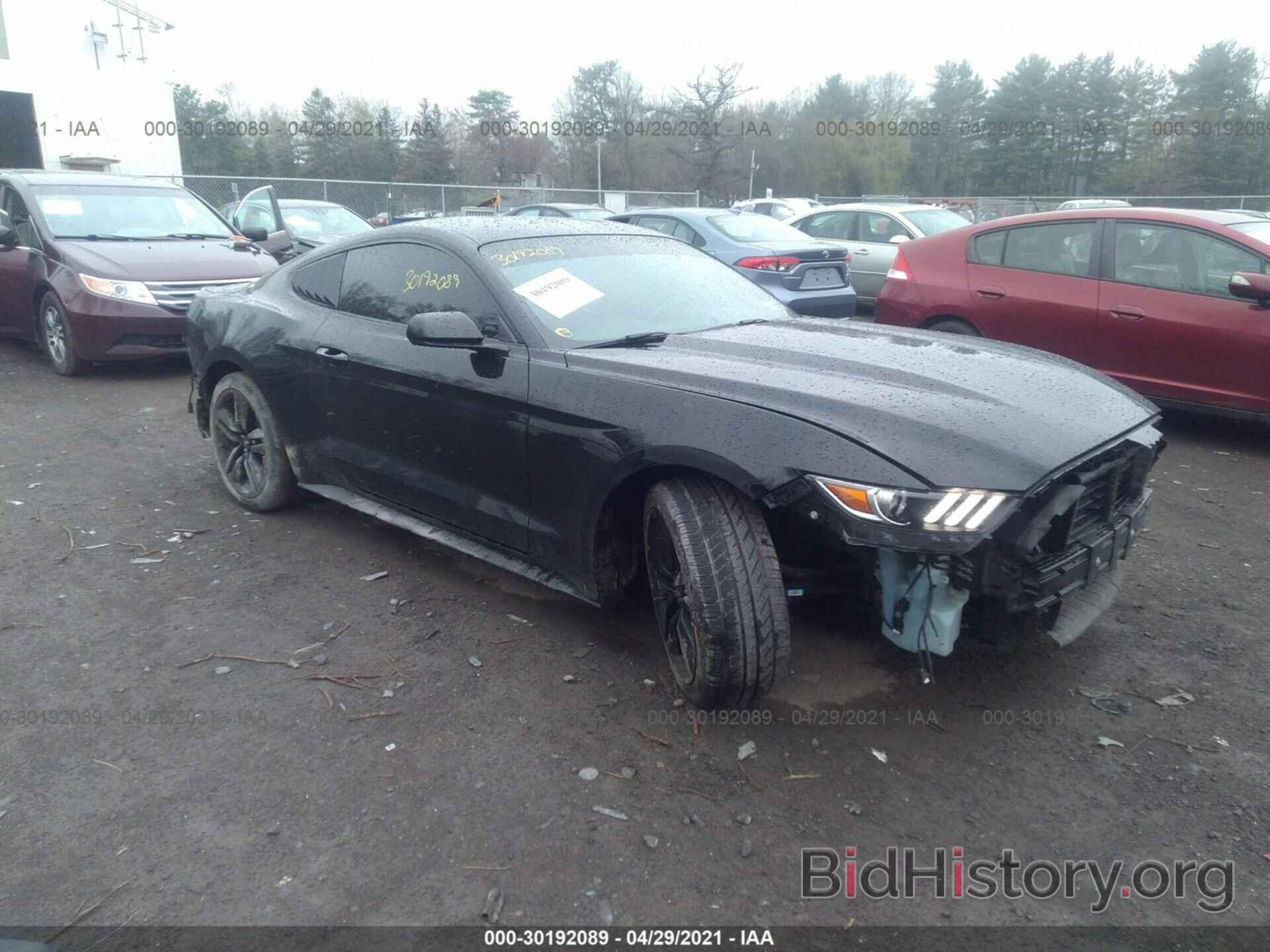 Photo 1FA6P8TH5H5357832 - FORD MUSTANG 2017