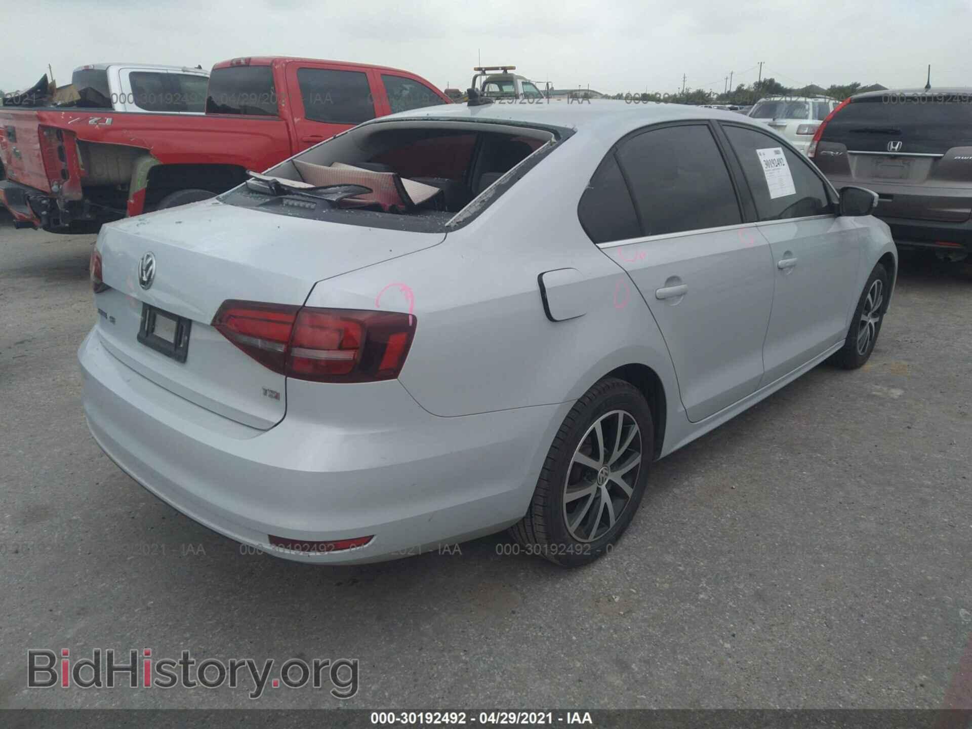 2017 VOLKSWAGEN JETTA - VIN: 3VWDB7AJ6HM311949 - Фото 4