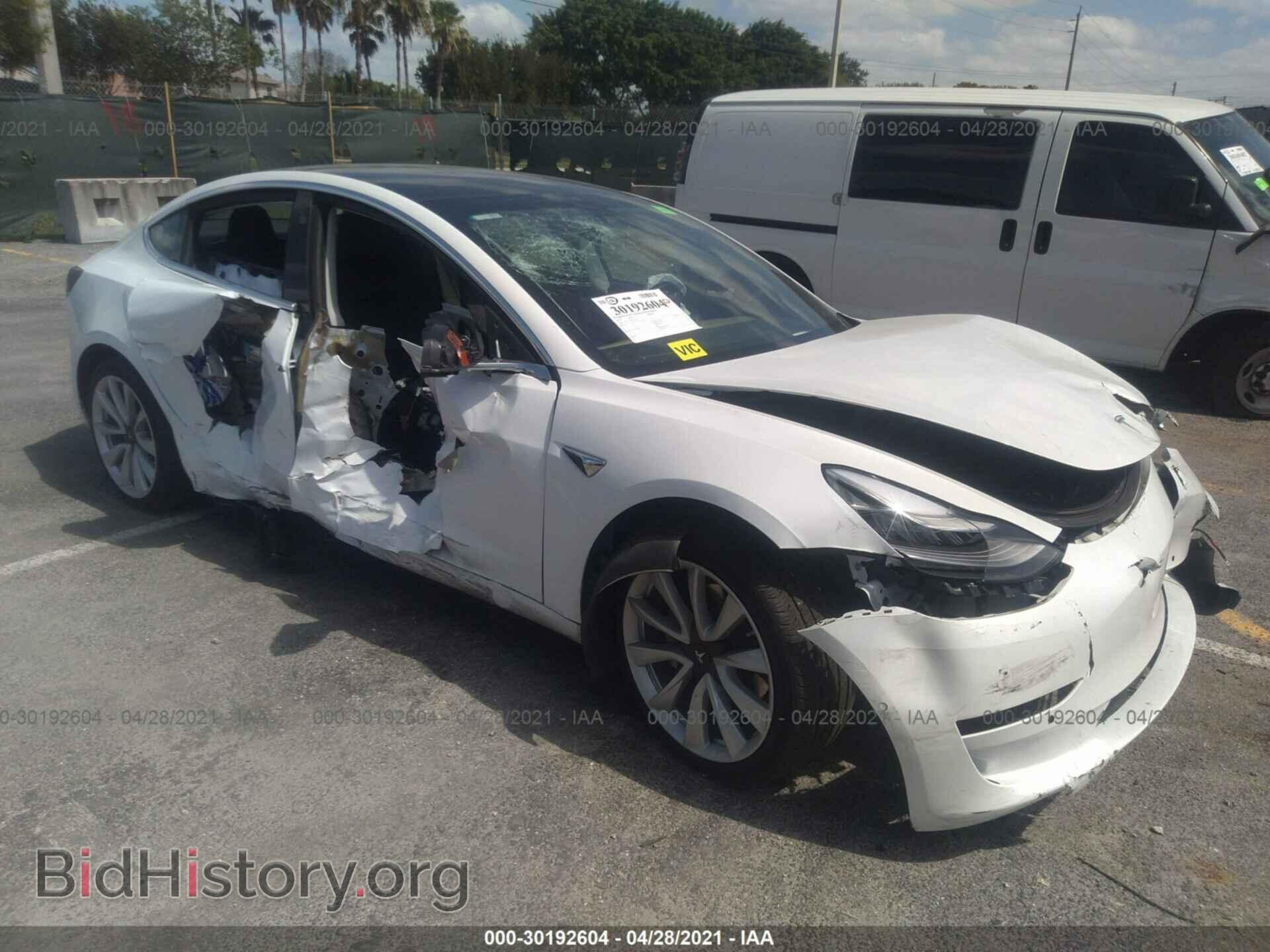 Photo 5YJ3E1EA7KF472562 - TESLA MODEL 3 2019